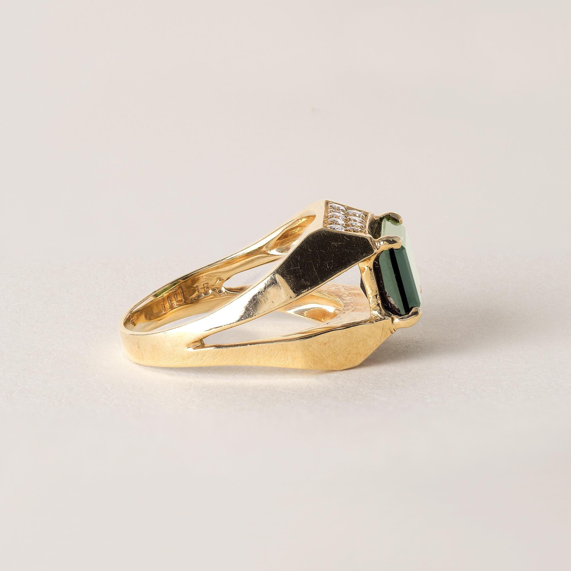 Estate 18K Gold Green Tourmaline Emerald Cut Diamond Pave Modernist Ring For Sale 1