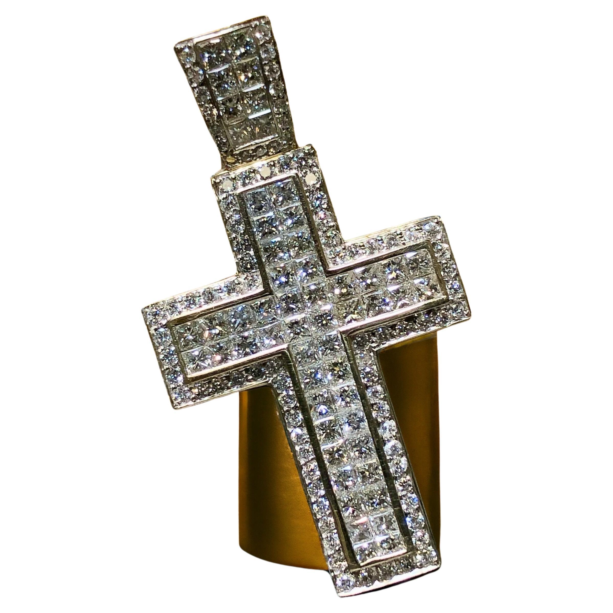 Estate 18K Gold Princess Cut Diamond Large Cross Pendant Necklace 9.30cttw G Vs