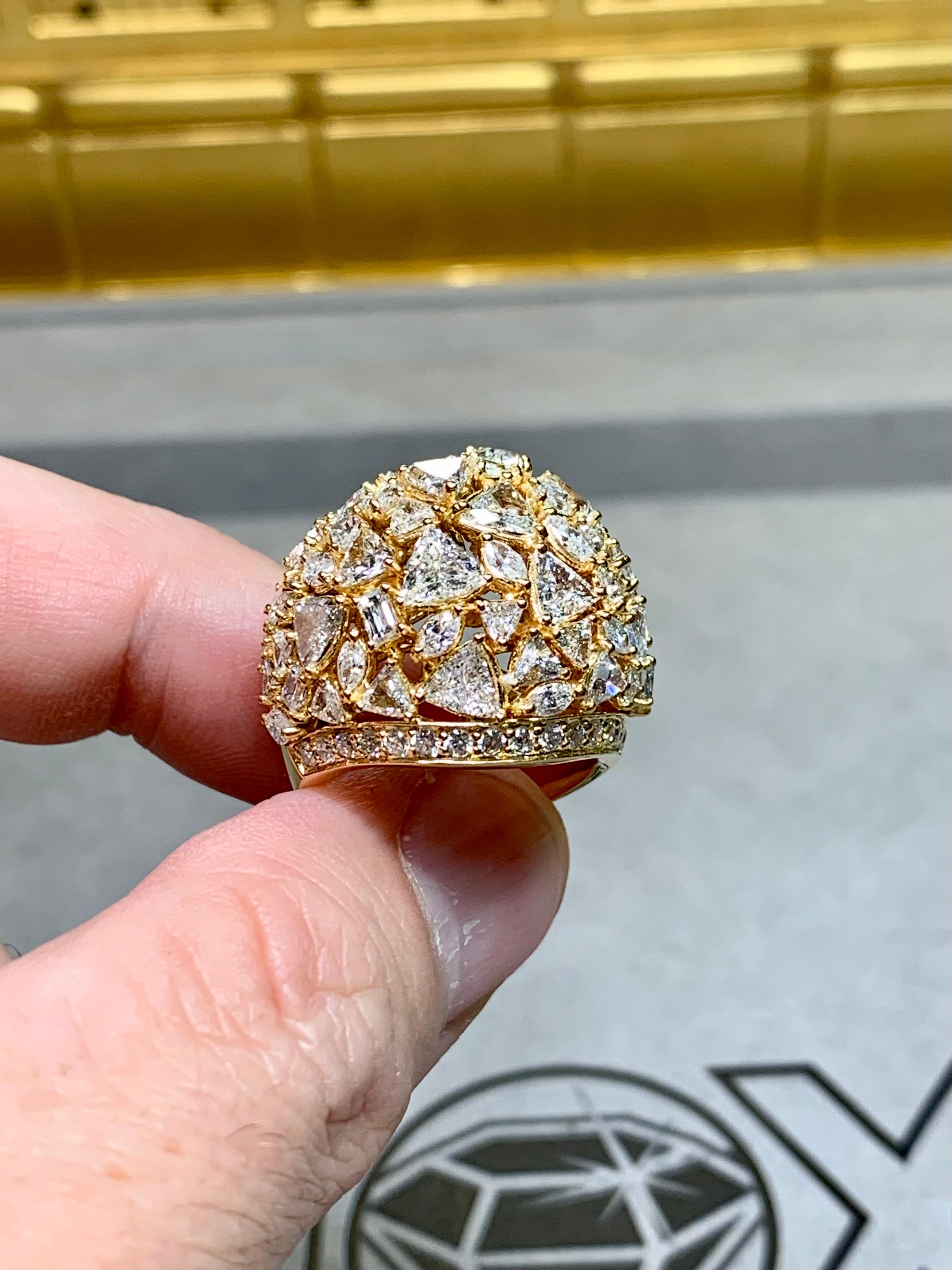 Anillo de cóctel de oro de 18 quilates Trilliant Marquise Fancy Diamond Bombé Dome en venta 4