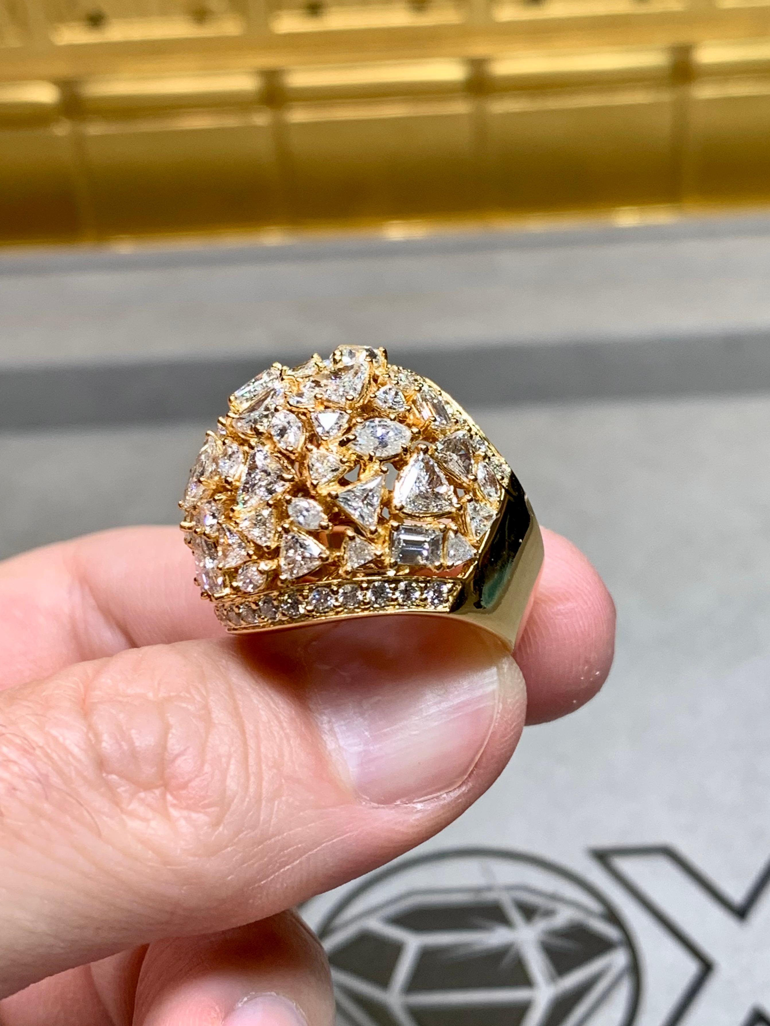 Anillo de cóctel de oro de 18 quilates Trilliant Marquise Fancy Diamond Bombé Dome en venta 6