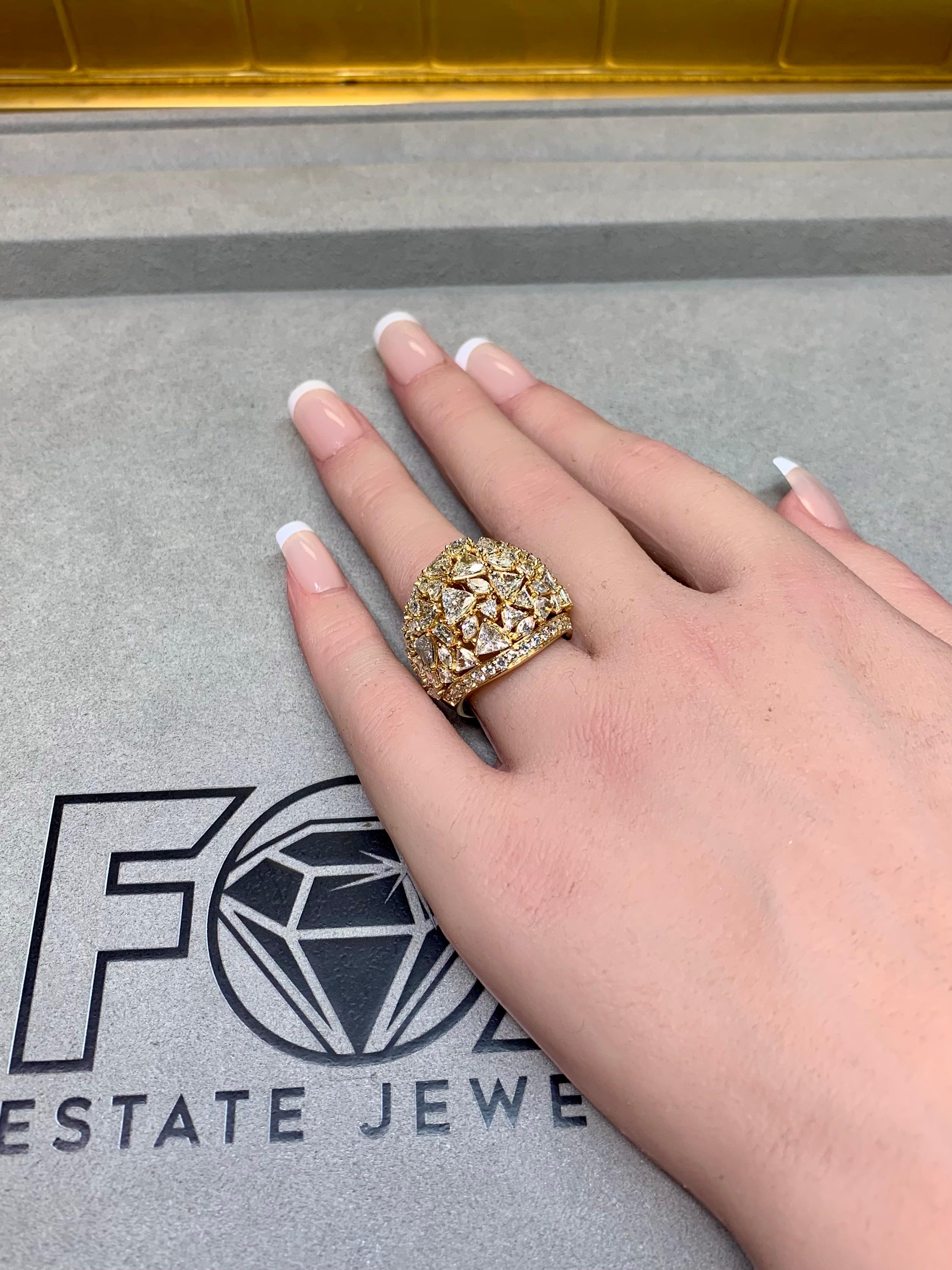 Anillo de cóctel de oro de 18 quilates Trilliant Marquise Fancy Diamond Bombé Dome en venta 10