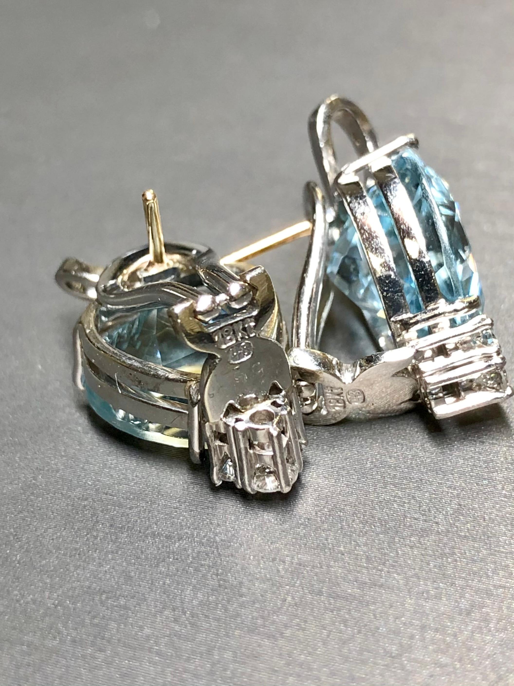 Estate 18K Heart Shape Aquamarine Diamond Huggie Omega Back Earrings  In Good Condition For Sale In Winter Springs, FL