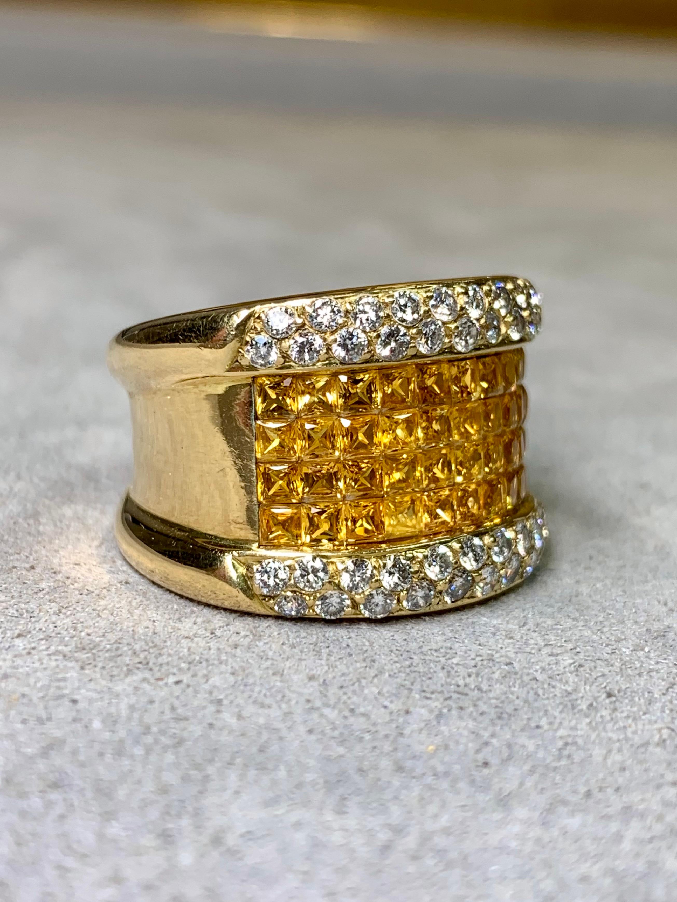 Estate 18K Invisible Set Gelb Saphir Diamant Wide Band Cocktail Ring 7ctw (Carréeschliff) im Angebot
