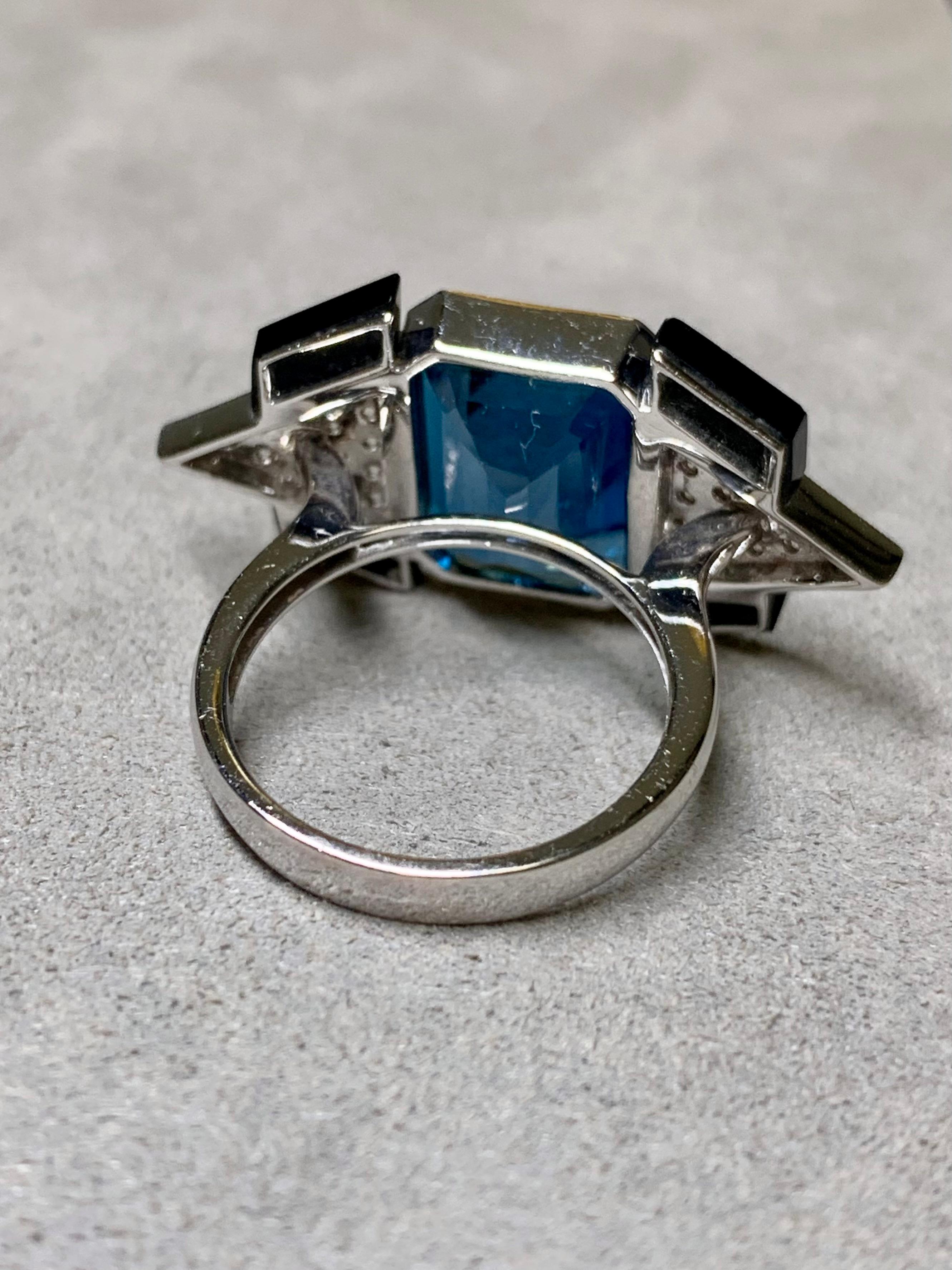 Estate 18K London Topaz Pave Diamond Carved Onyx Deco Cocktail Ring 10.60ctw In Good Condition For Sale In Winter Springs, FL