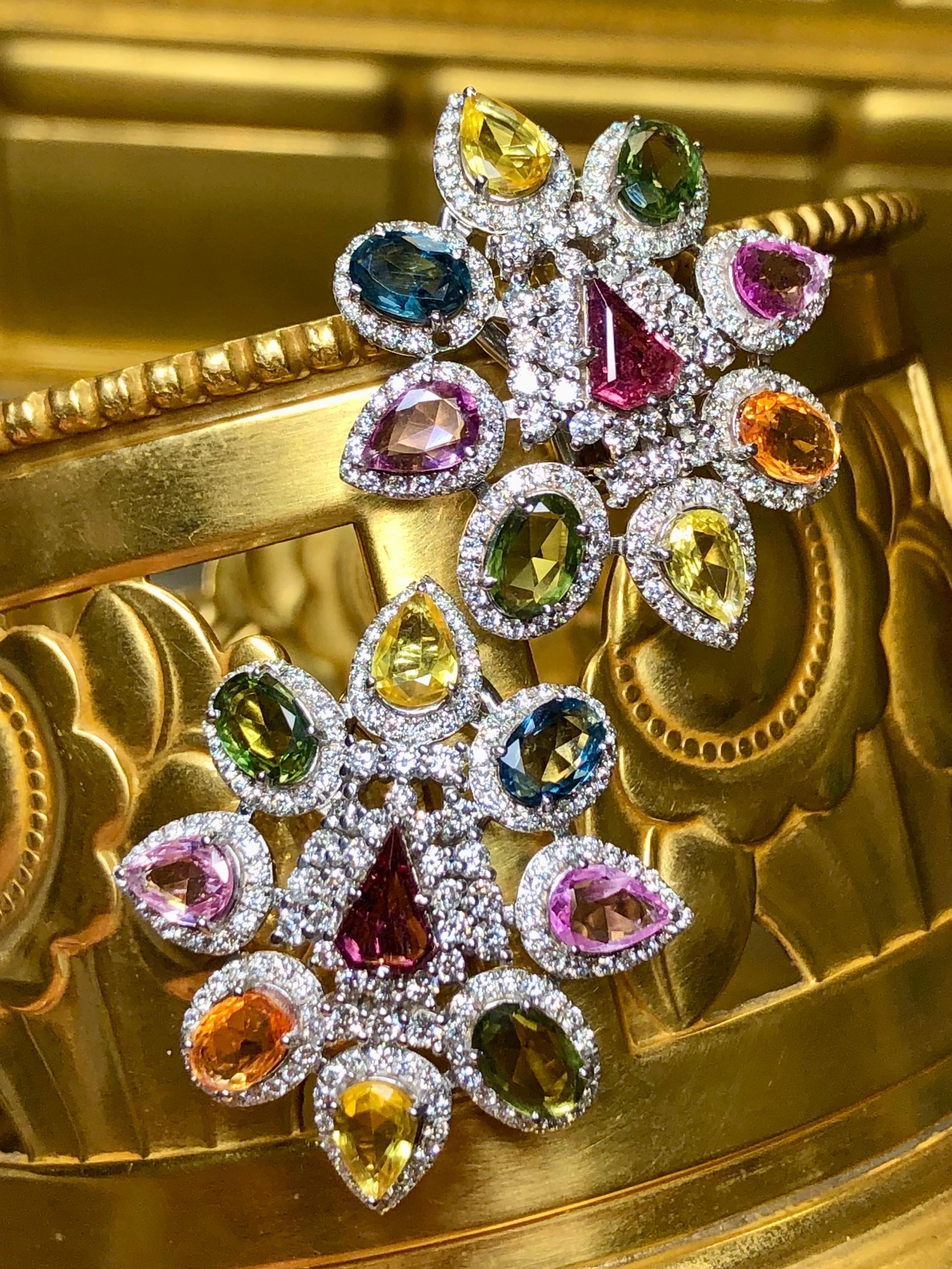 Nachlass 18K Multicolored Fancy Saphir Diamant Omega Back Huggie Ohrringe 11cttw im Angebot 2
