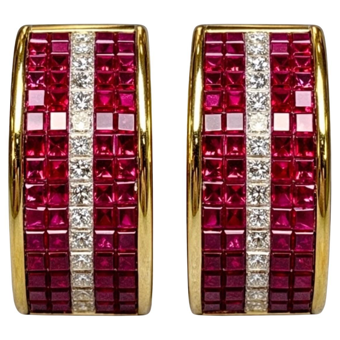 Estate 18K Mystery Set Vivid Ruby Princess Diamond Huggie Earrings Omega Backs en vente