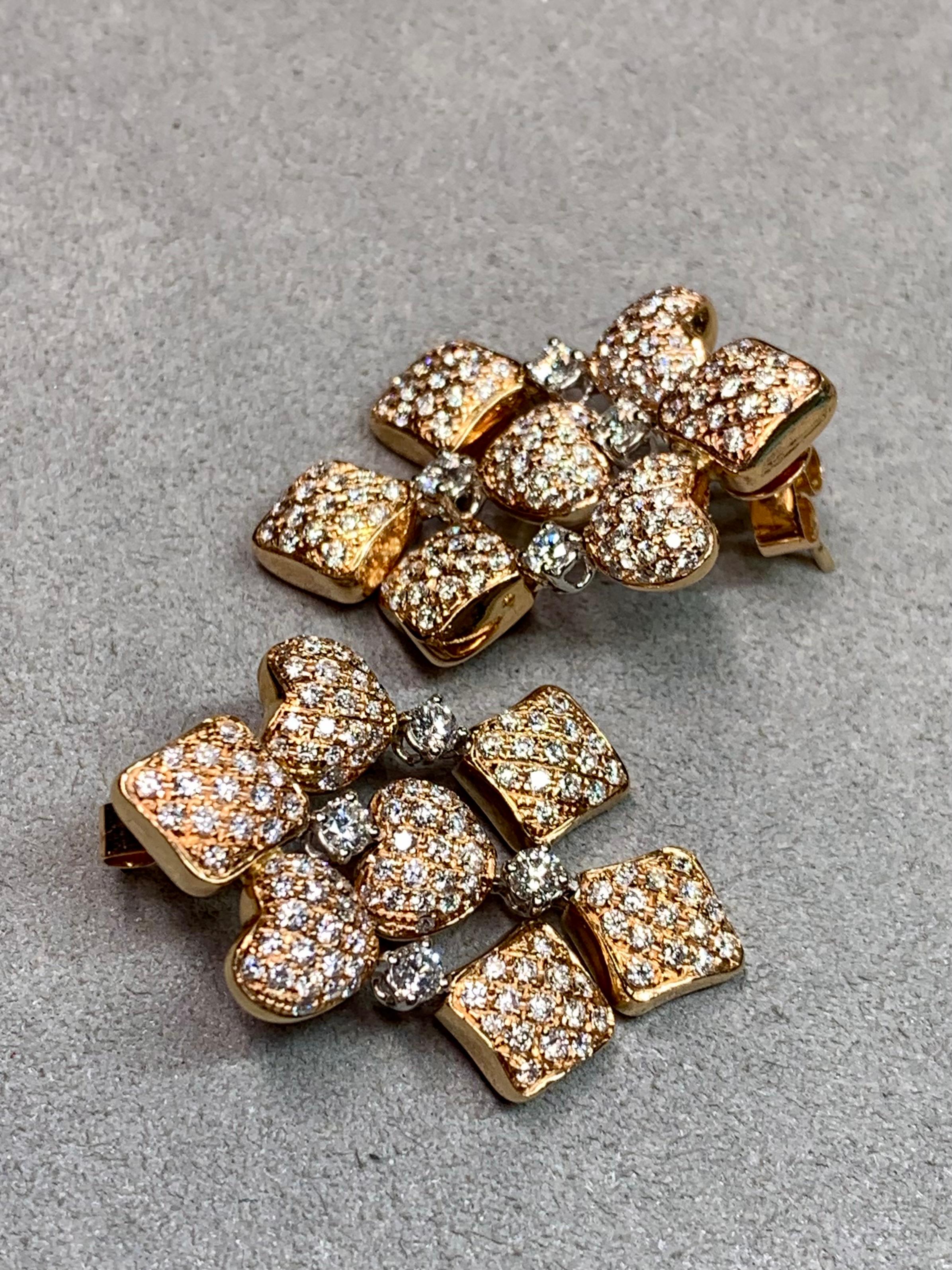 Estate 18K Pave Diamond Puffed Heart Articulating Drop Dangle Earrings F Vs (Zeitgenössisch) im Angebot