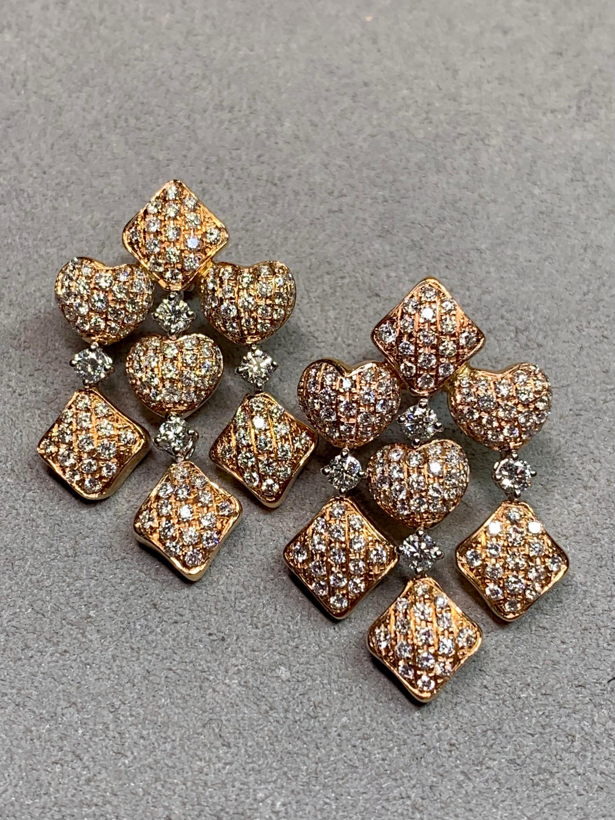 Estate 18K Pave Diamond Puffed Heart Articulating Drop Dangle Earrings F Vs für Damen oder Herren im Angebot