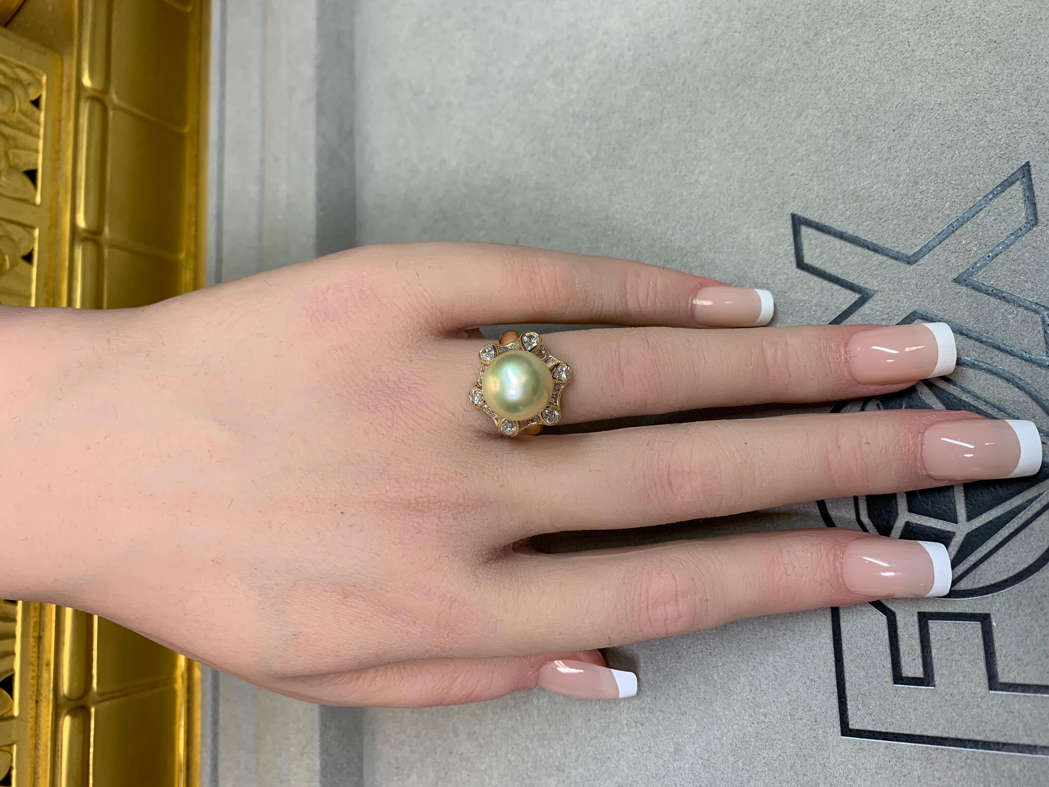 Estate 18K Poire Baguette Diamant Or Paon Perle des Mers du Sud Bague Cocktail en vente 7
