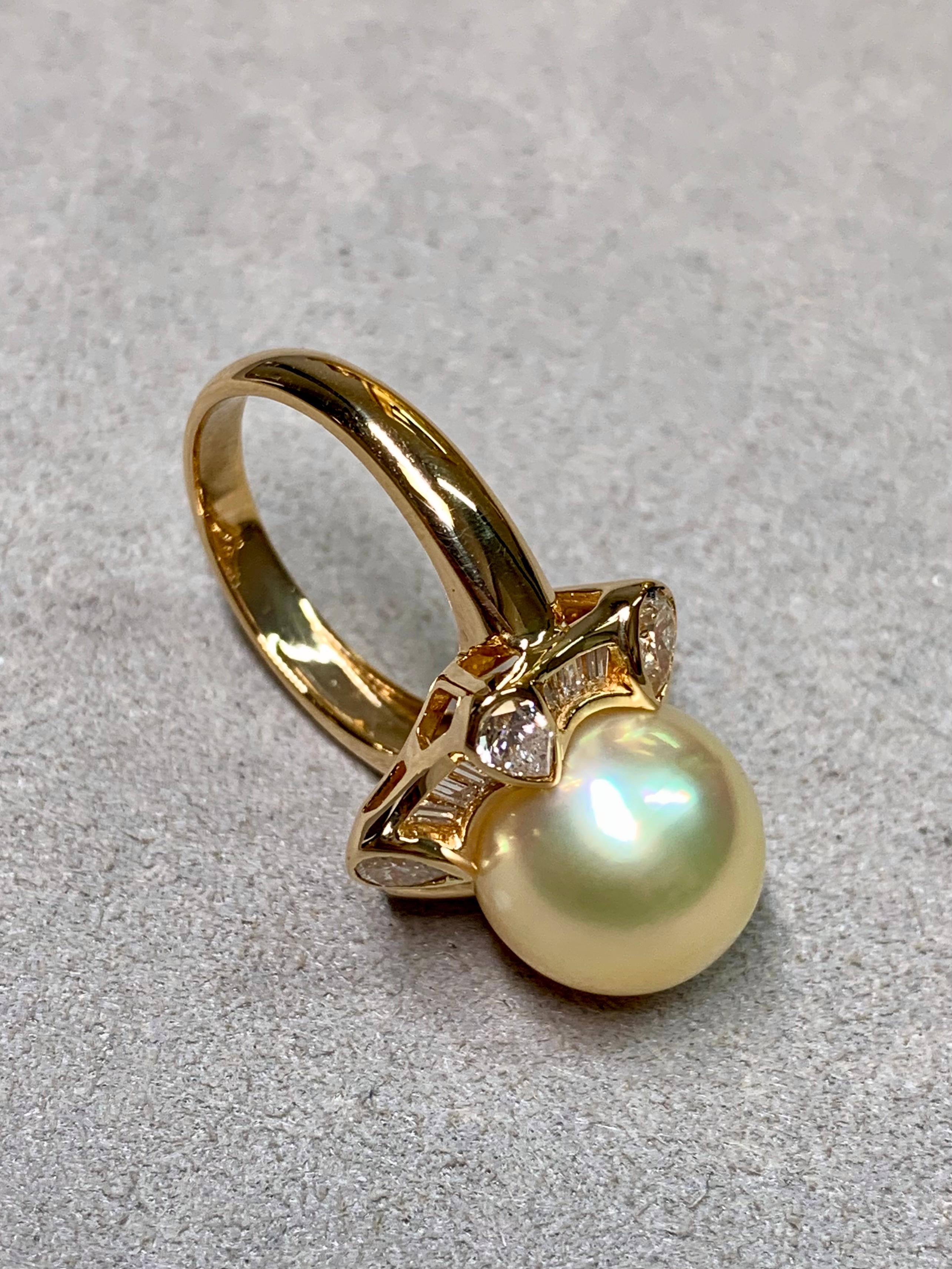 Taille poire Estate 18K Poire Baguette Diamant Or Paon Perle des Mers du Sud Bague Cocktail en vente