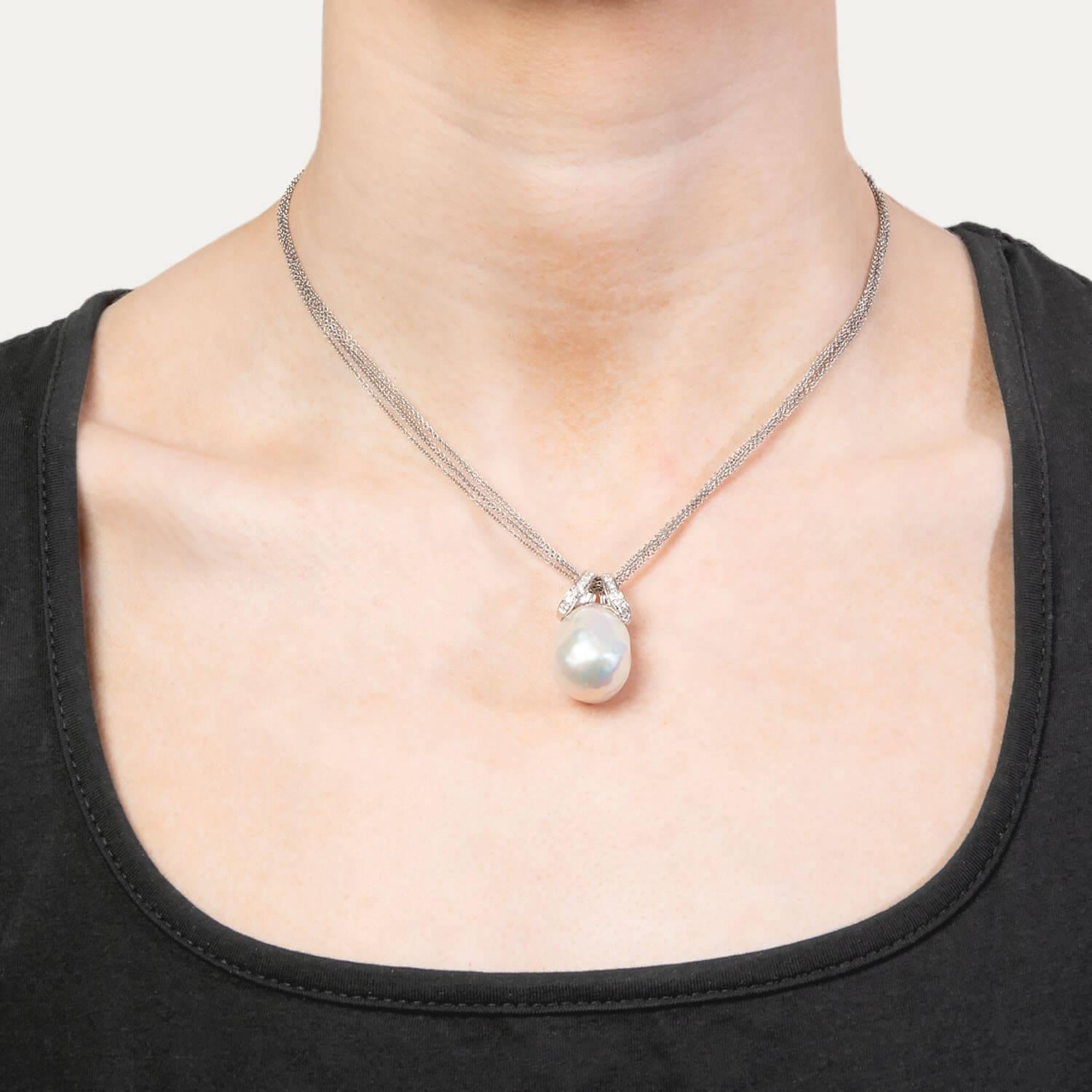 Estate 18k Pearl and Diamond Pendant Necklace In Good Condition For Sale In Narberth, PA