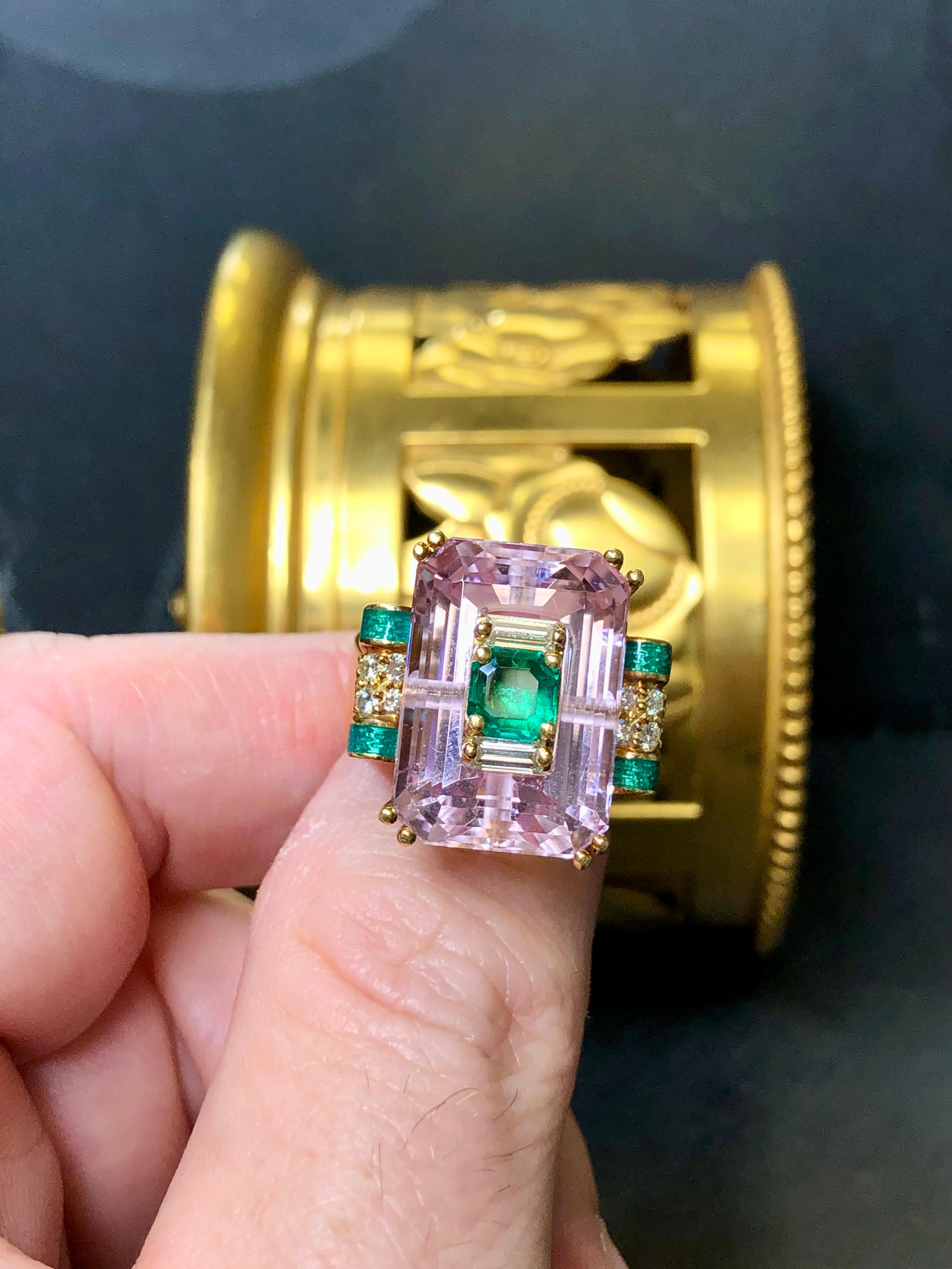 Estate 18K Pink Kunzite Emerald Diamond Green Enamel Inlay Cocktail Ring Sz7 In Excellent Condition For Sale In Winter Springs, FL