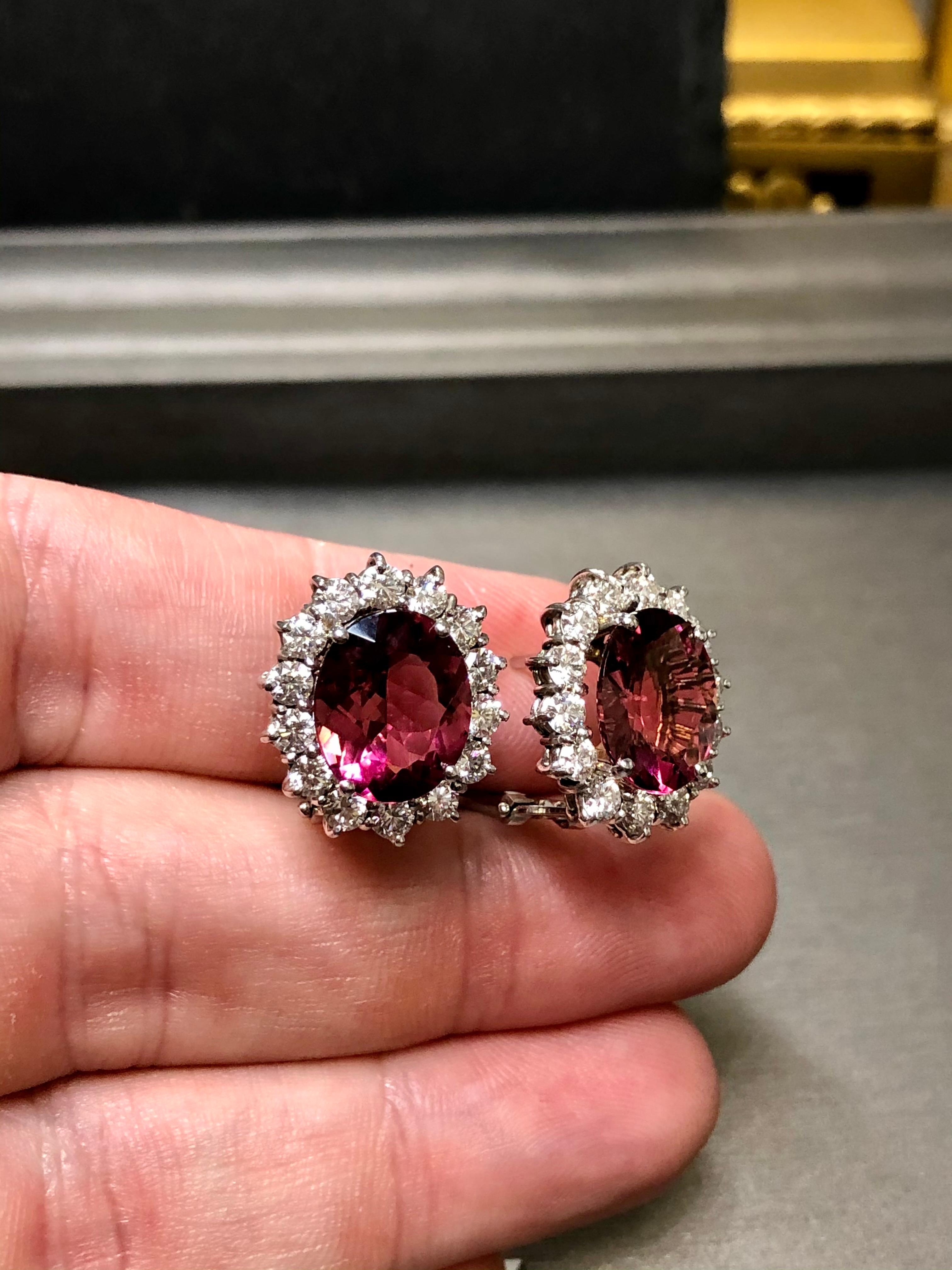 Estate 18K Rosa Turmalin Diamant Omega Back Oval Huggie Ohrringe 11.30cttw 4