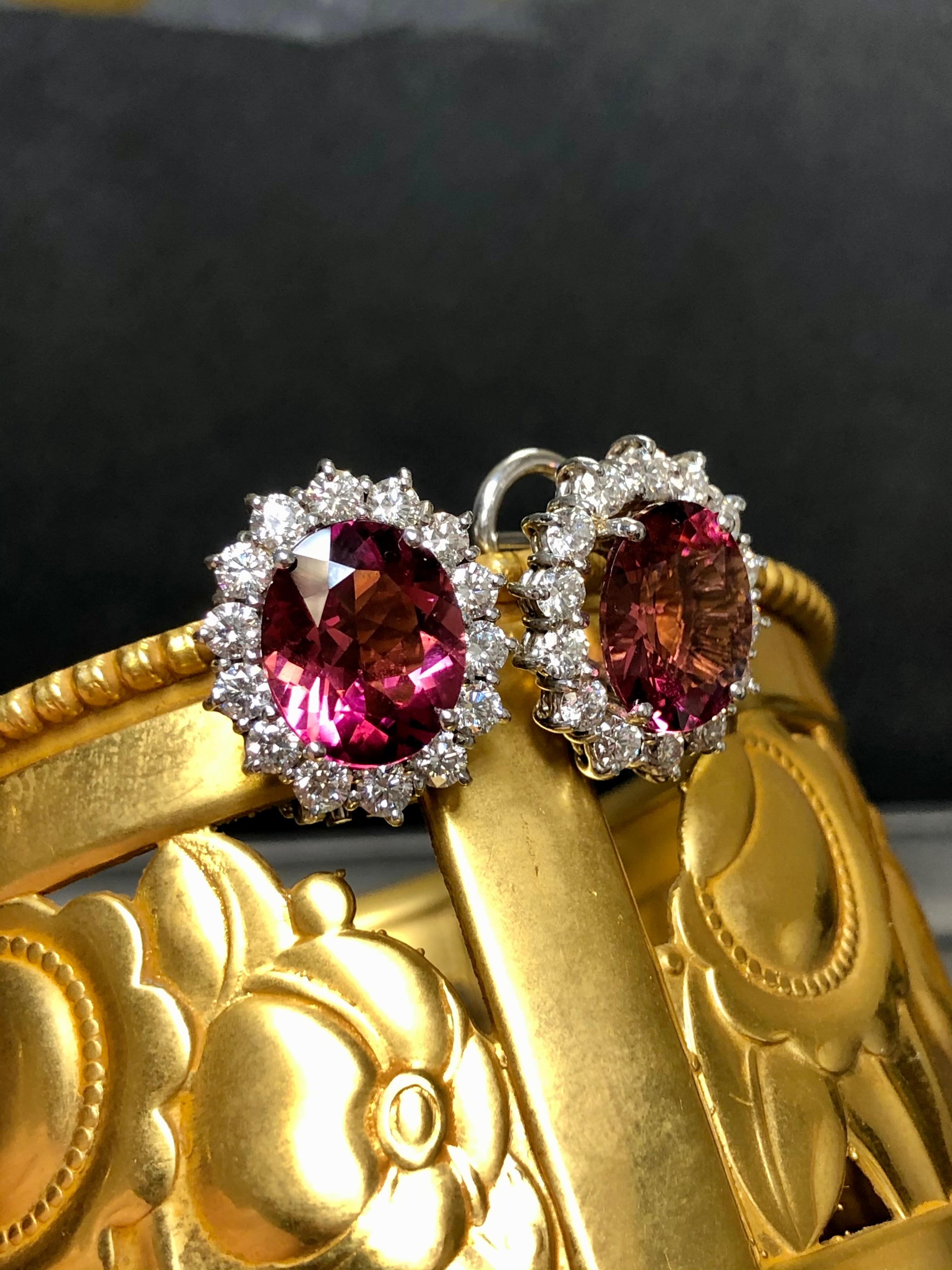 Estate 18K Rosa Turmalin Diamant Omega Back Oval Huggie Ohrringe 11.30cttw (Zeitgenössisch)