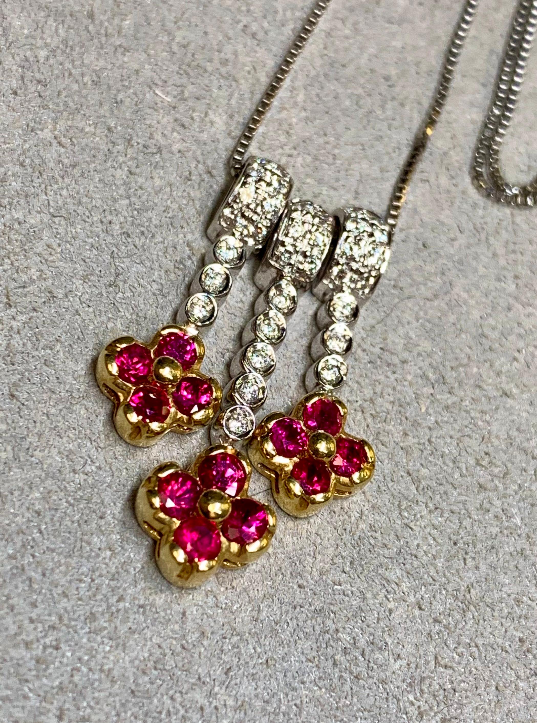Taille ronde Estate Collier pendentif en platine 18K triple section rubis diamant 1.66ctw 17.50 en vente