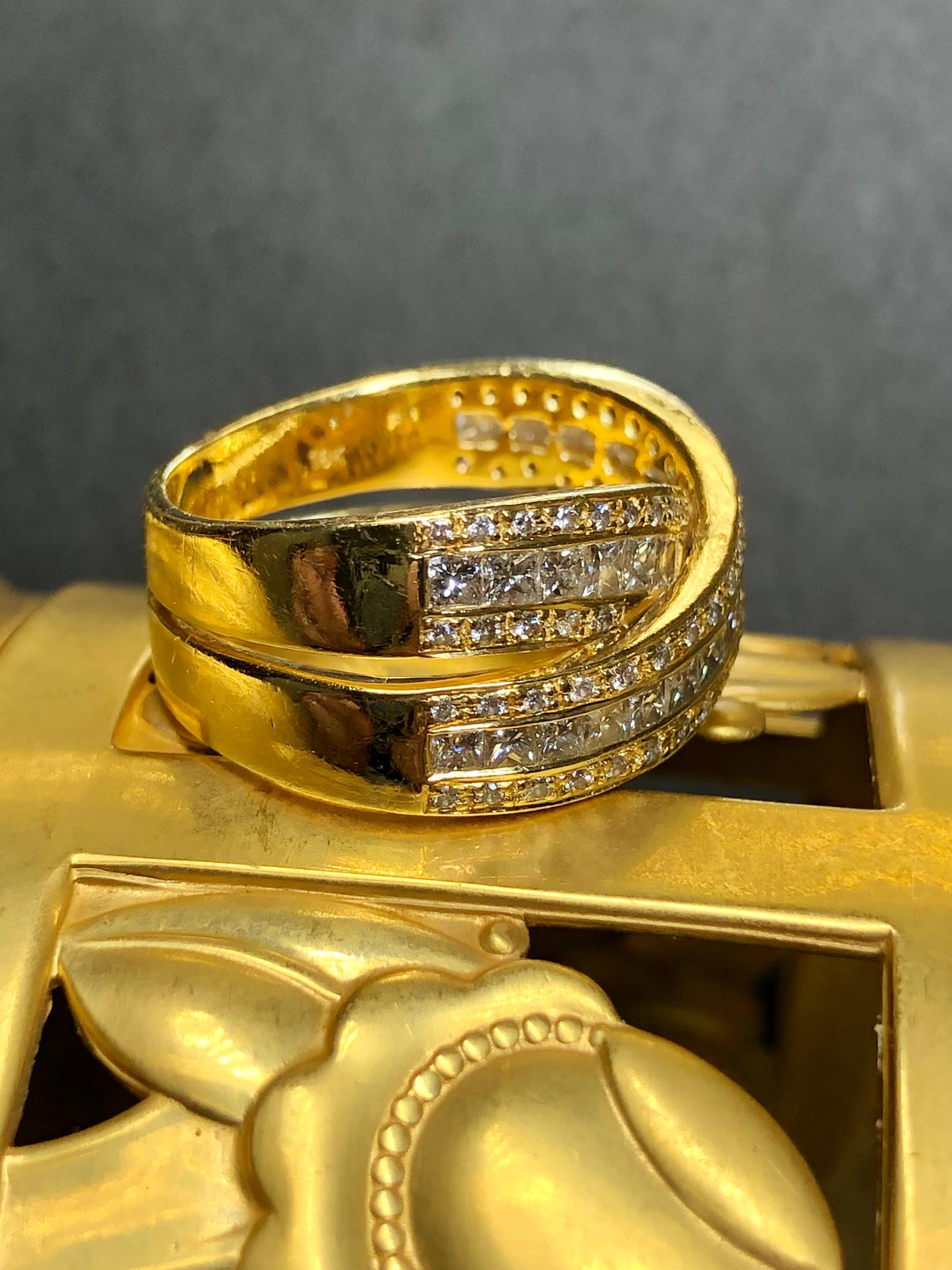 Estate 18K Princess Round Diamond Bypass X Crossover Cocktail Ring 2.56cttw Sz 8 In Good Condition For Sale In Winter Springs, FL