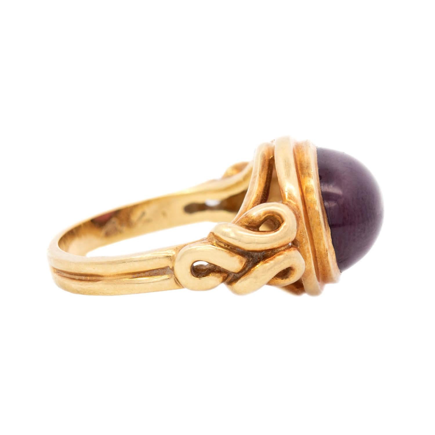 Contemporary Estate 18k Rhodolite Garnet Cabochon Ring For Sale