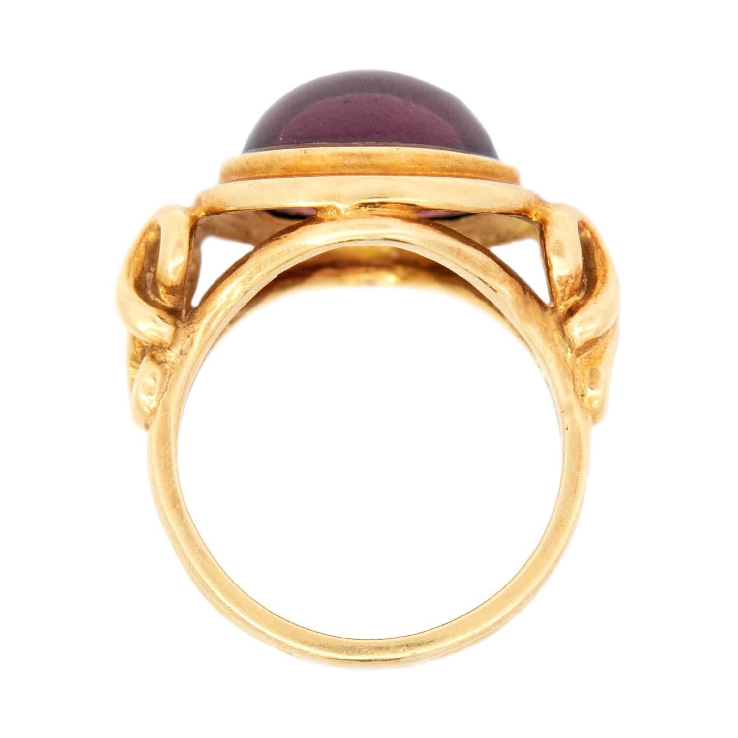 Estate 18k Rhodolite Garnet Cabochon Ring In Good Condition For Sale In Narberth, PA