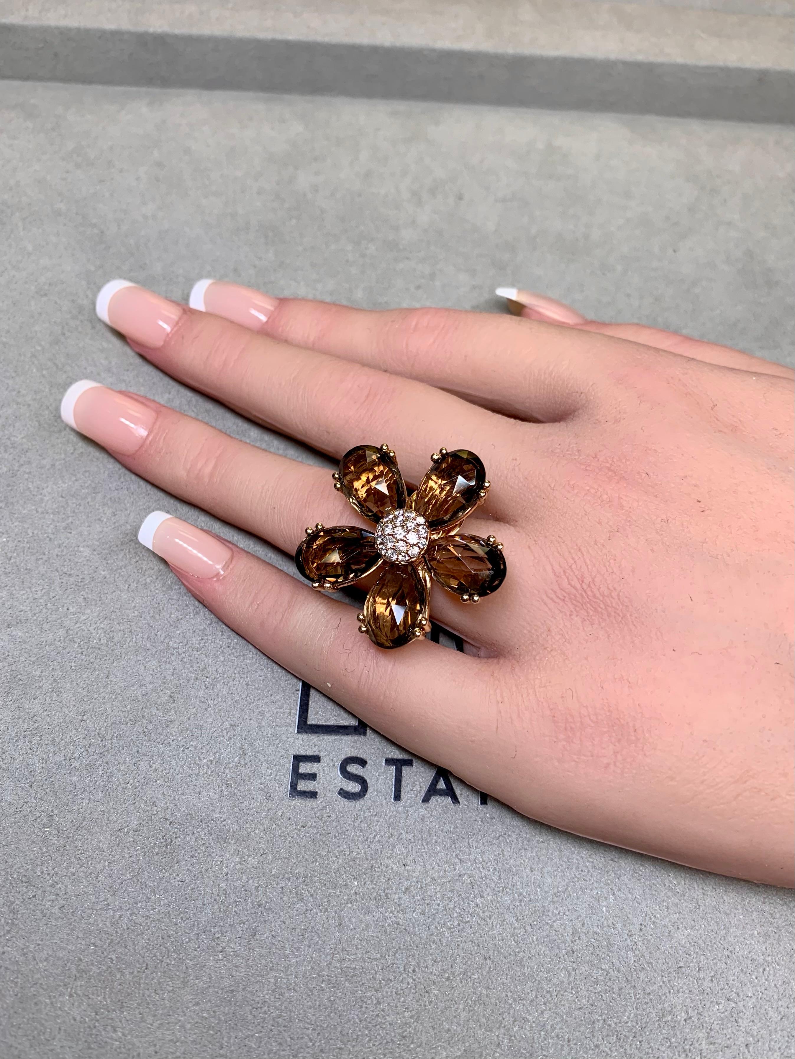 Estate Bague cocktail en or rose 18K Pavé de quartz fumé Pavé de diamant Floral Lourd en vente 5