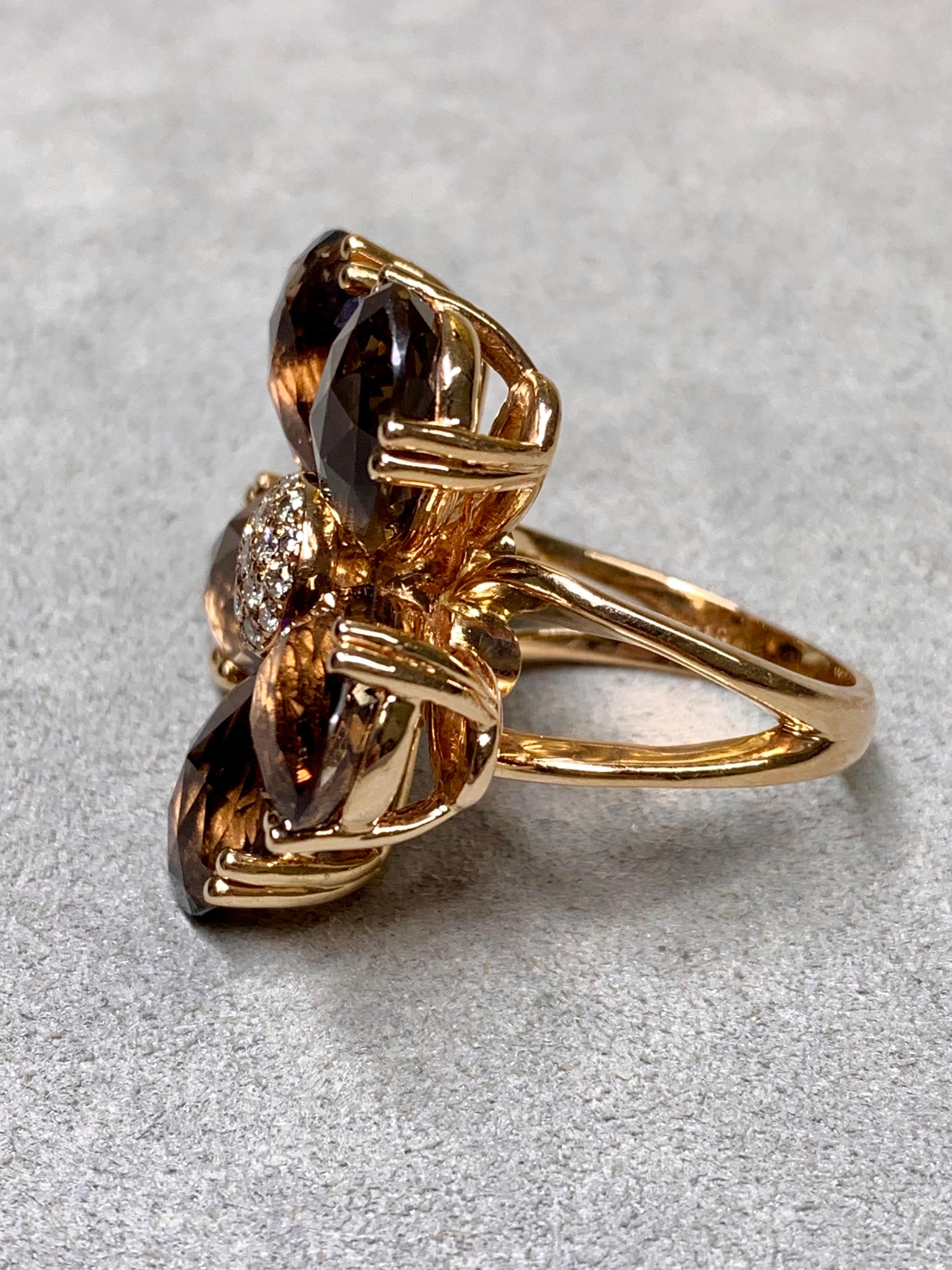 Contemporain Estate Bague cocktail en or rose 18K Pavé de quartz fumé Pavé de diamant Floral Lourd en vente
