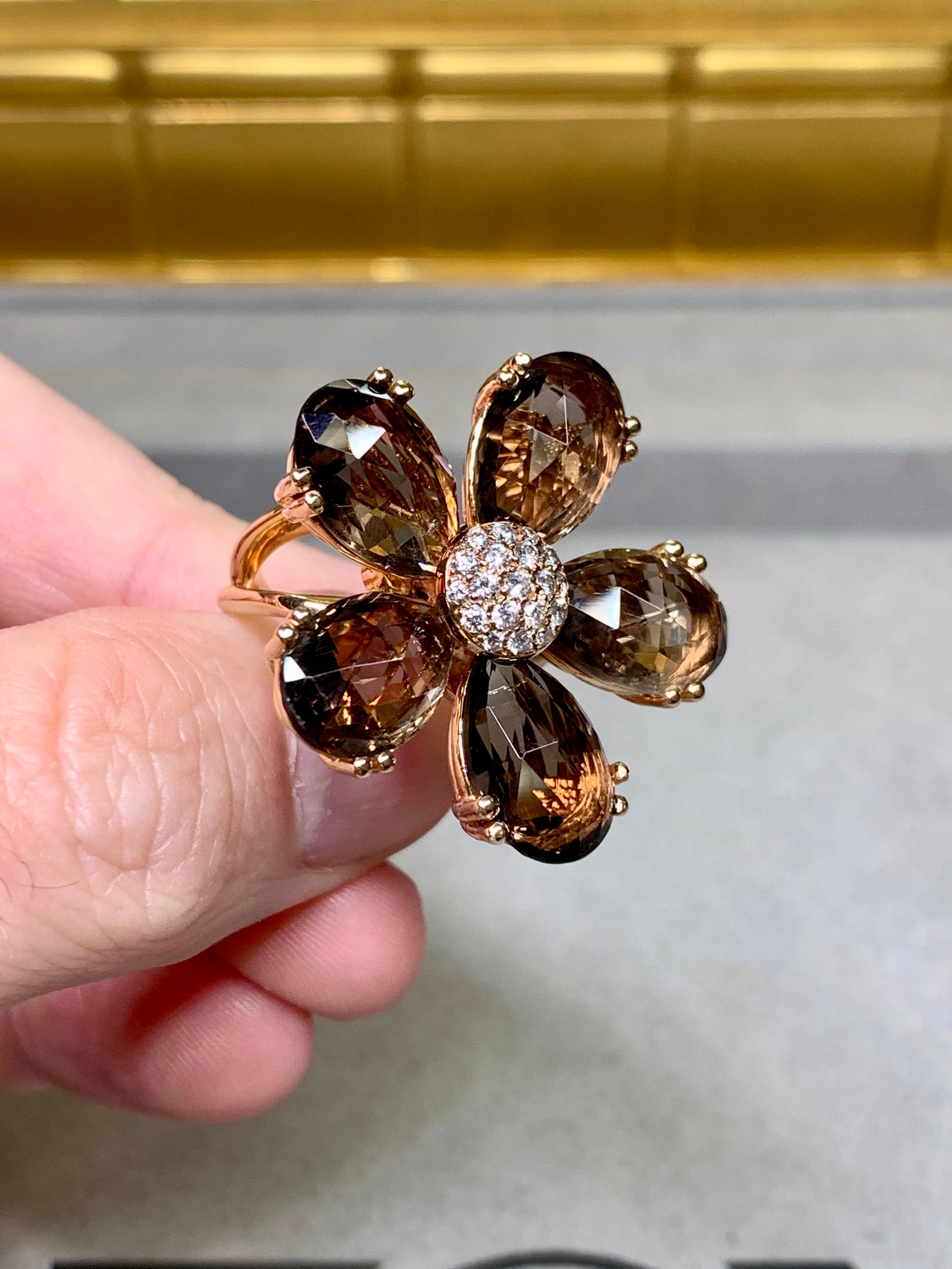 Estate Bague cocktail en or rose 18K Pavé de quartz fumé Pavé de diamant Floral Lourd en vente 1