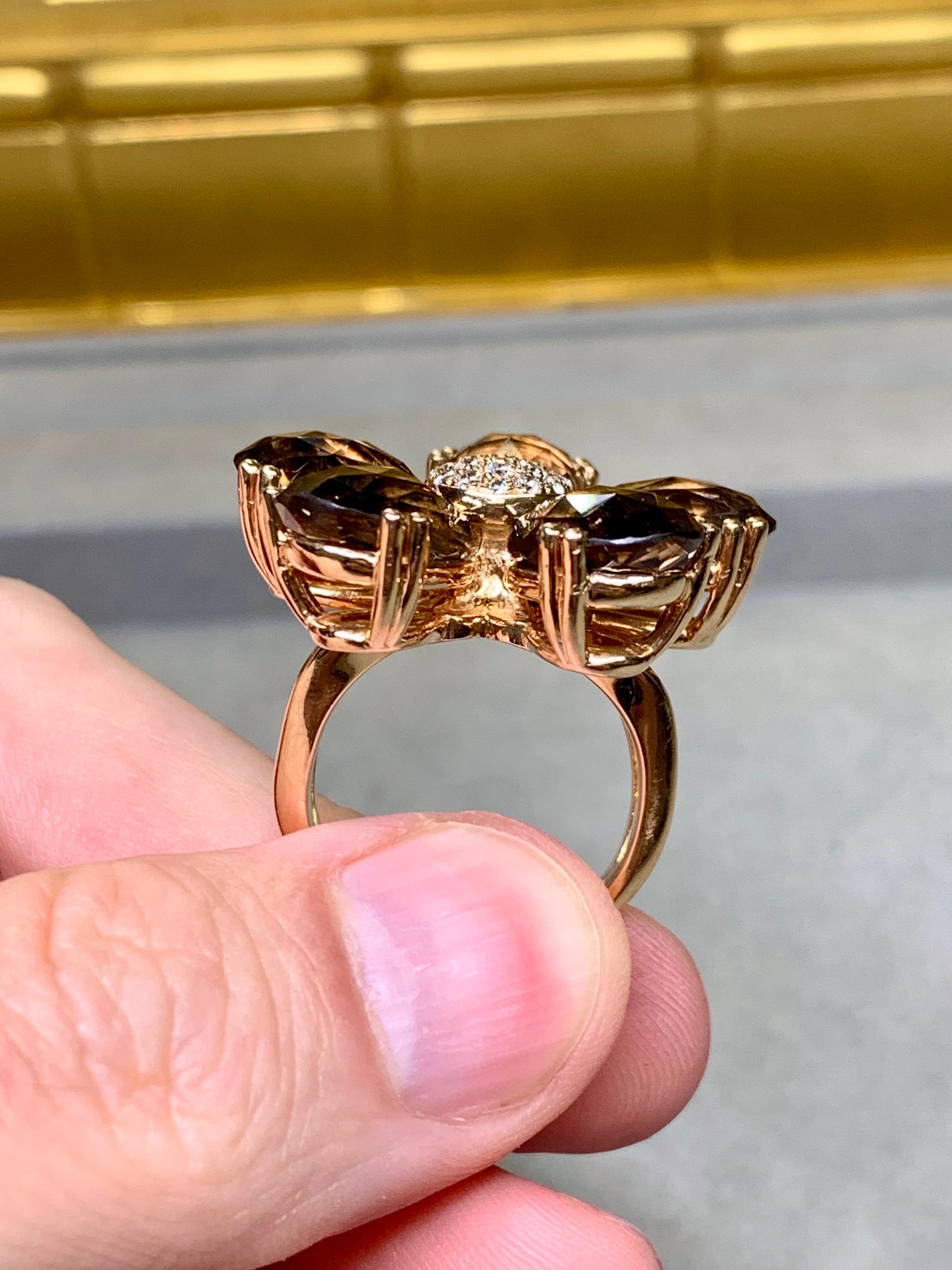 Estate Bague cocktail en or rose 18K Pavé de quartz fumé Pavé de diamant Floral Lourd en vente 3