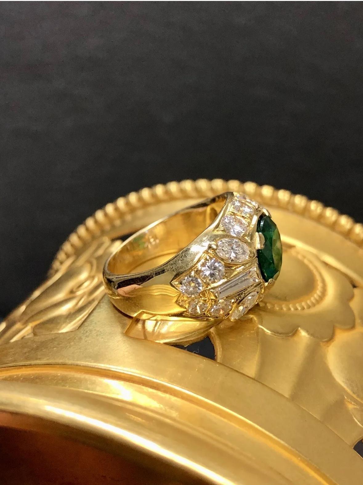 Estate 18K ROUND  ZAMBIAN Emerald Diamond Cocktail Ring GIA 3.70cttw Sz 6.5 In Good Condition For Sale In Winter Springs, FL