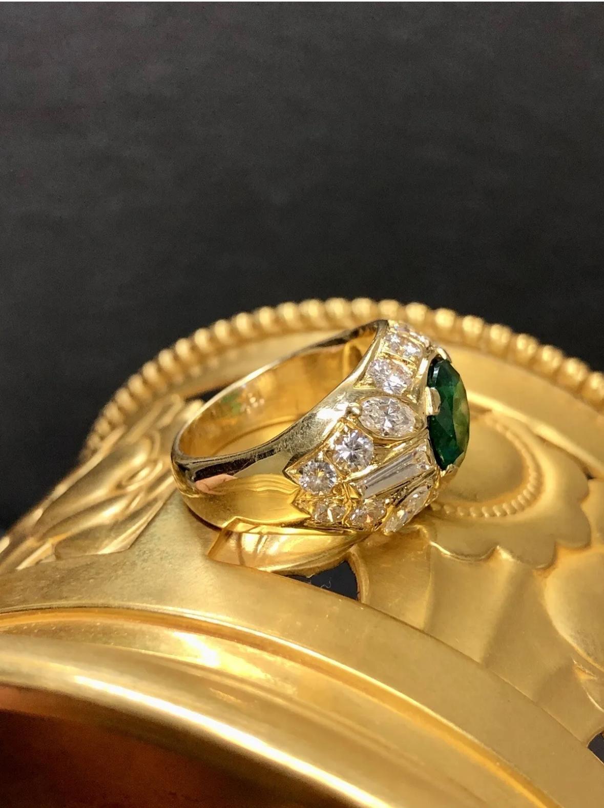 Nachlass 18K ROUND  ZAMBIAN Smaragd-Diamant-Cocktailring GIA 3,70cttw Gr. 6,5 im Zustand „Gut“ im Angebot in Winter Springs, FL