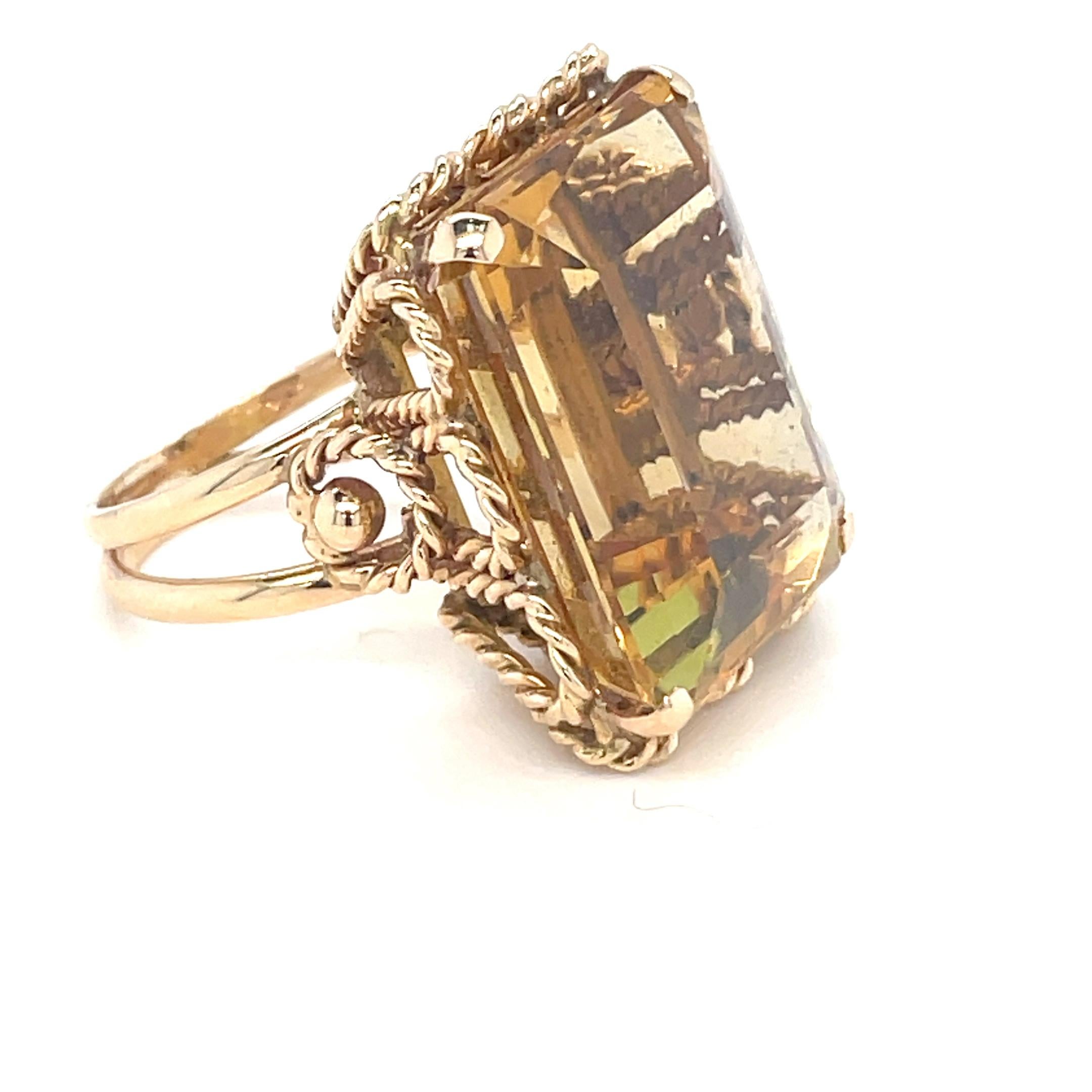 Cocktail ring Large emerald cut citrine 18k Yellow Gold For Sale 2
