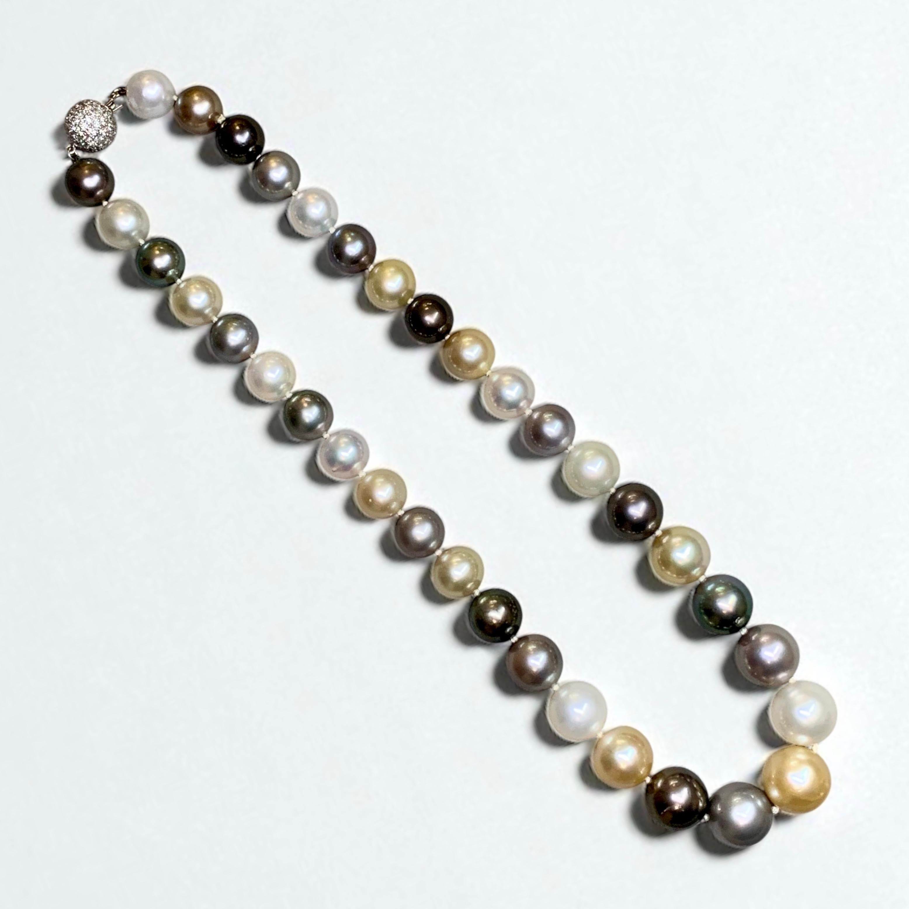 Estate 18K Südsee mehrfarbige Perle Strang Pavé Diamant Ball Clasp 14mm 18