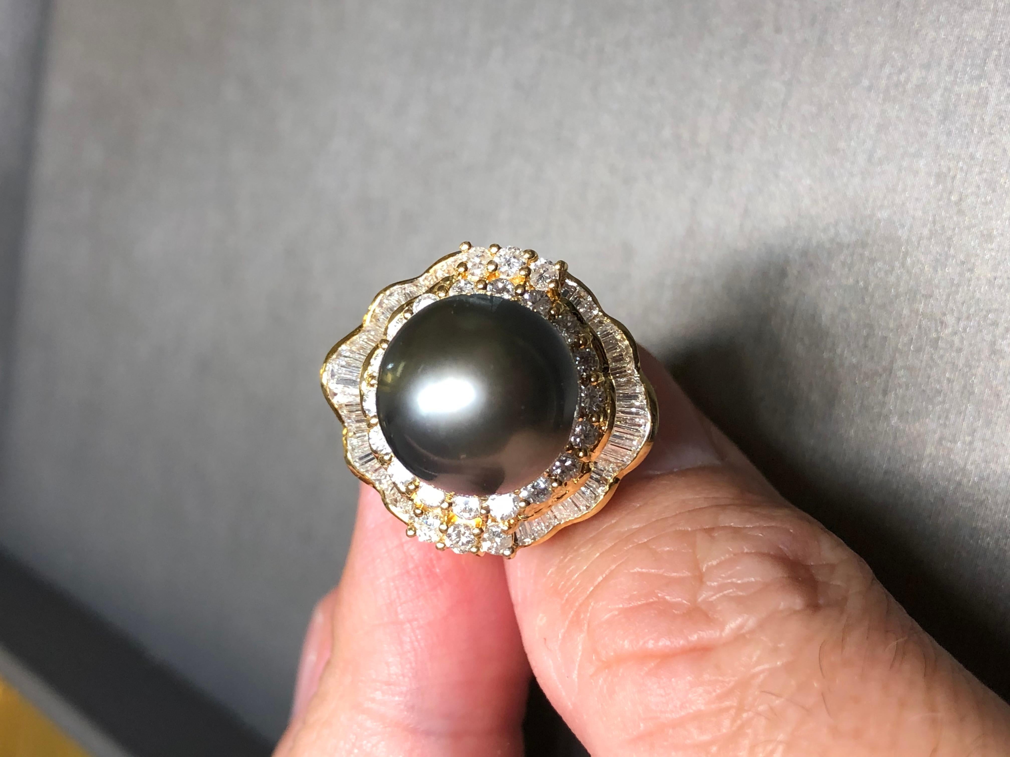 Estate 18K Perla de Tahití Baguette Ronda Anillo de Cóctel de Diamantes 2.50cttw 12.80mm en venta 4