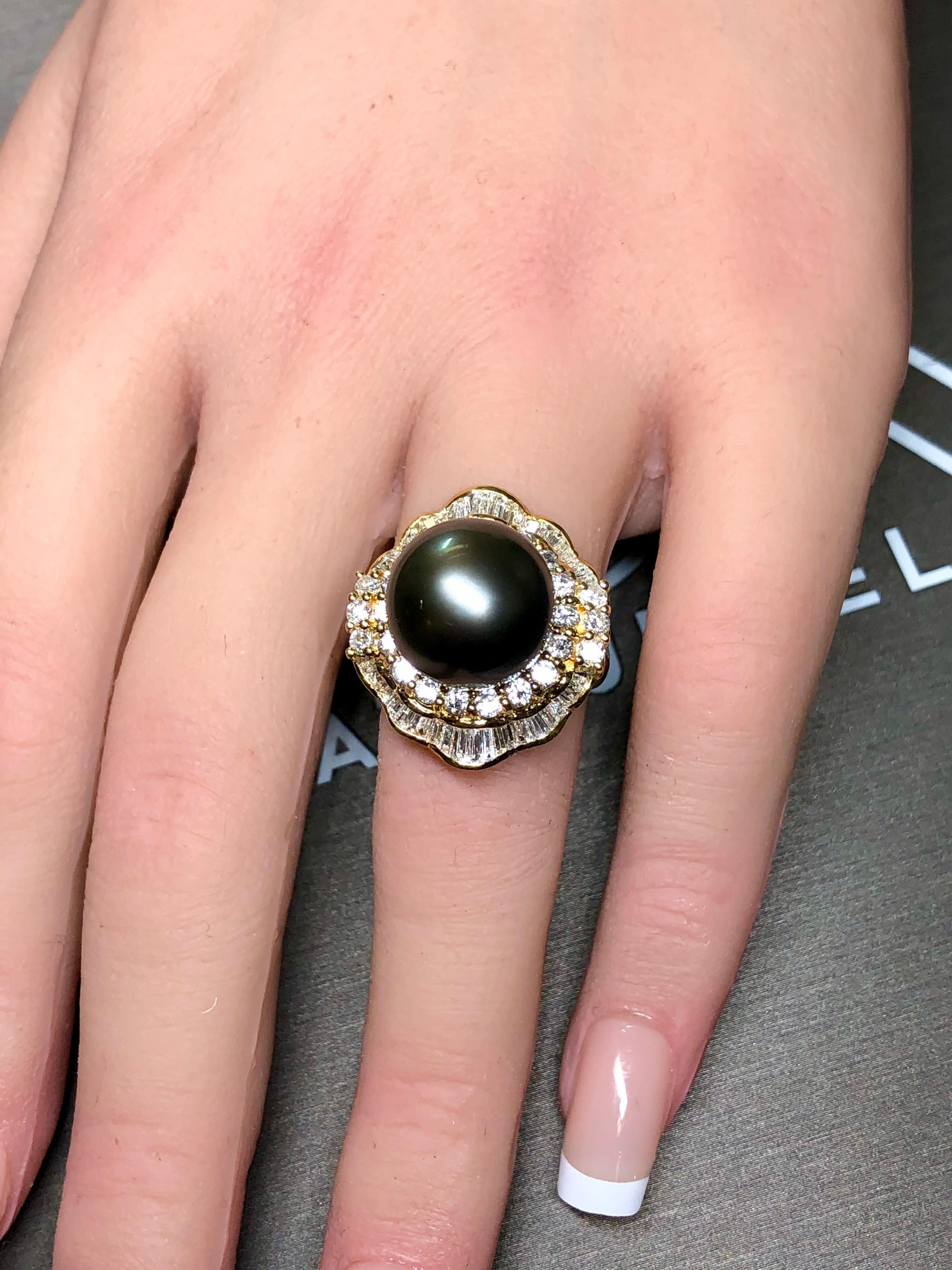 Estate 18K Perla de Tahití Baguette Ronda Anillo de Cóctel de Diamantes 2.50cttw 12.80mm en venta 1