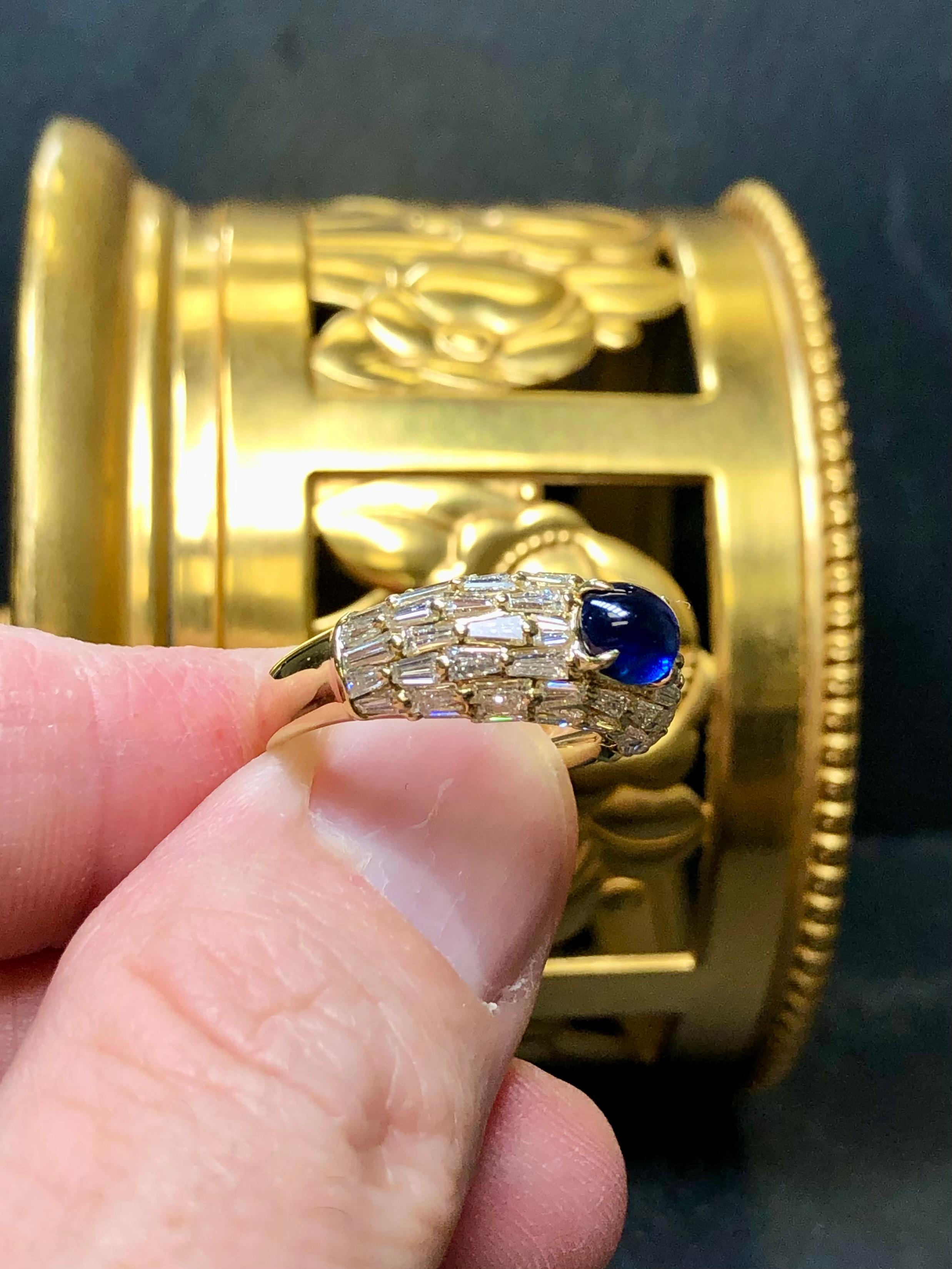 Estate 18K Tapered Baguette Cabochon Sapphire Cocktail Ring 3.90cttw Sz 6 In Excellent Condition For Sale In Winter Springs, FL