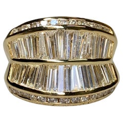 Anillo de cóctel grande de 18 quilates con diamantes redondos baguette cónicos de doble fila 5,20 ctw