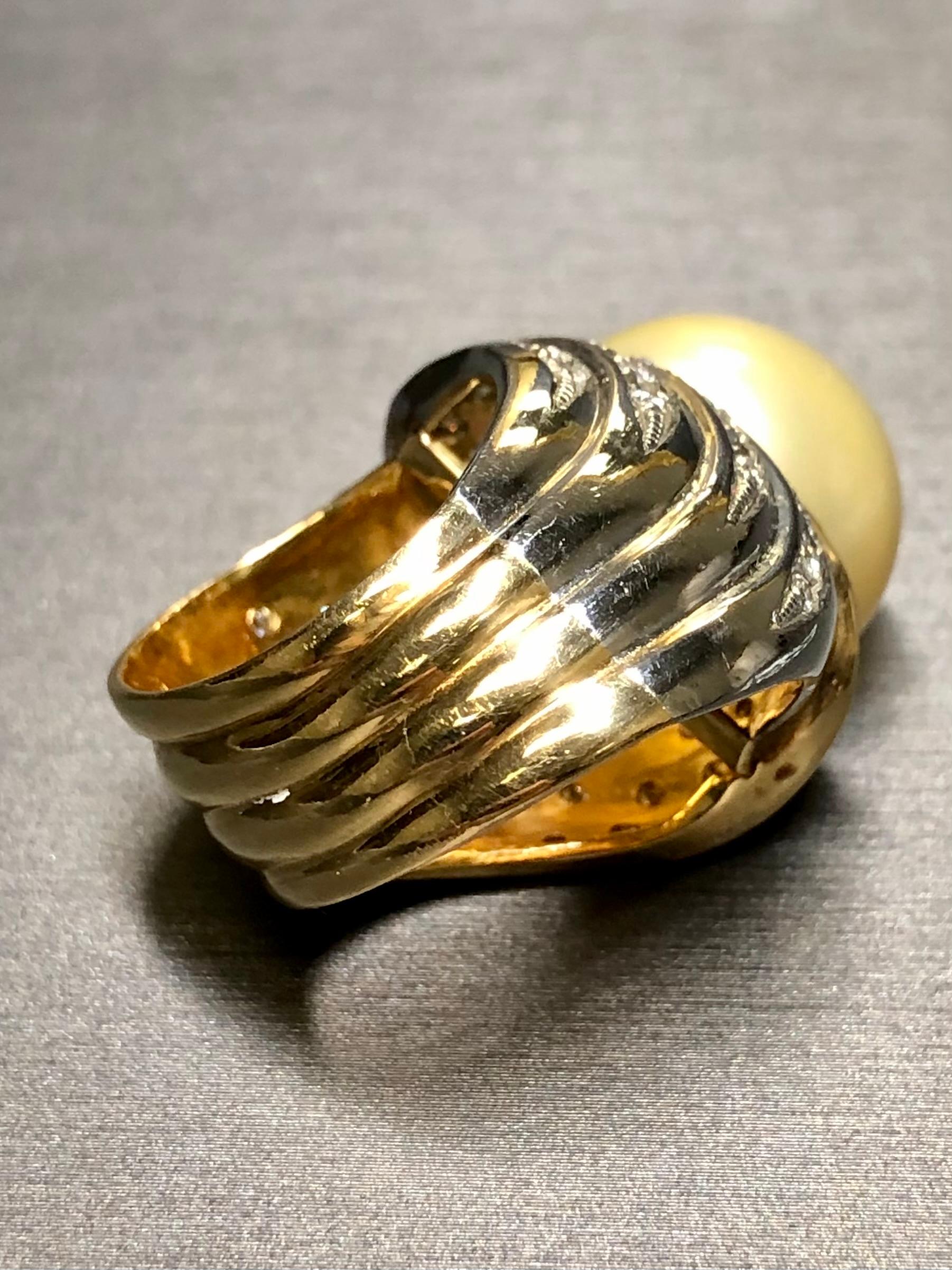 Round Cut Estate 18K Two Tone Diamond Gold South Sea Pearl Cocktail Ring 16.30mm  Sz 7 For Sale