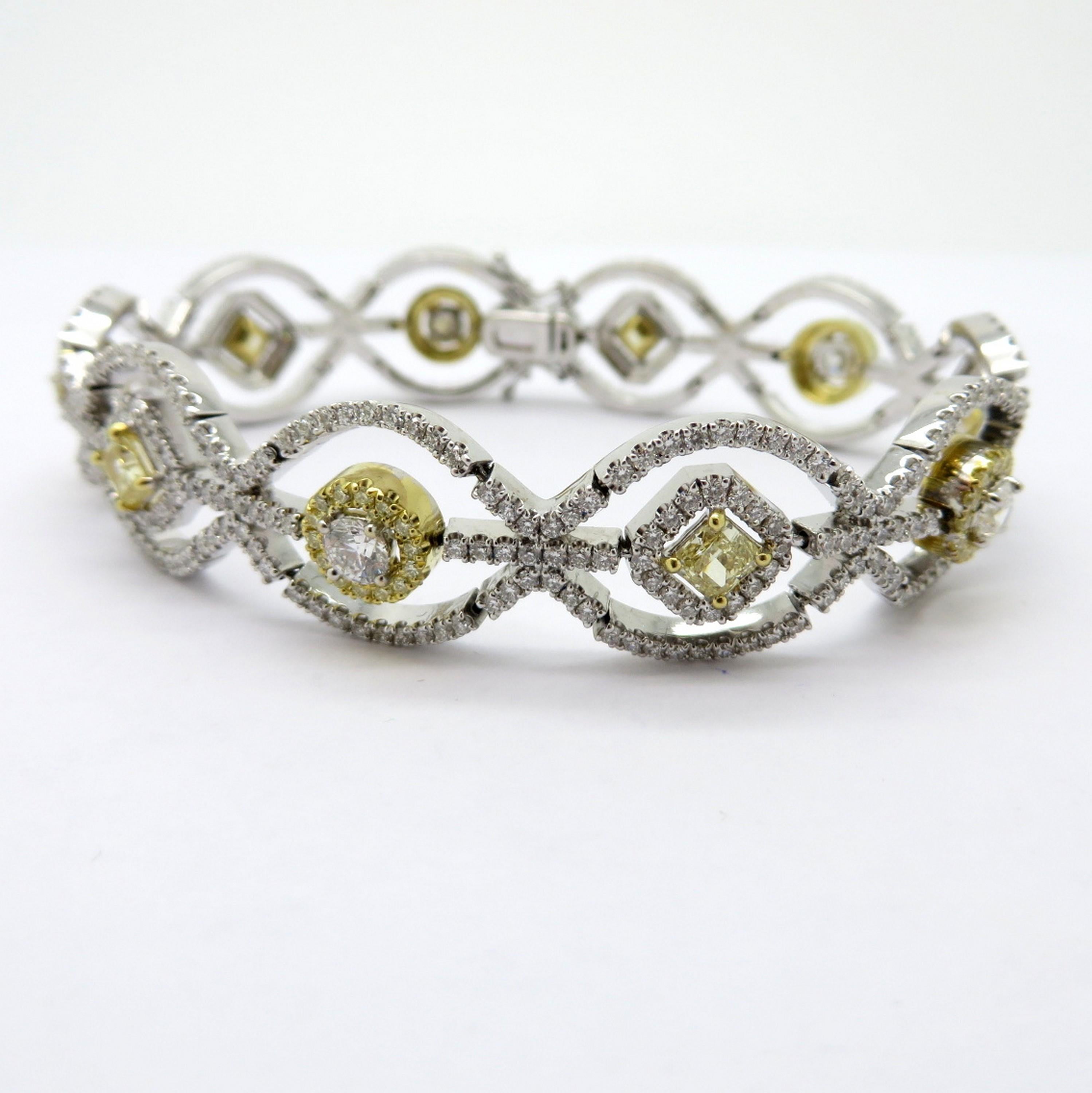 Bracelet tennis de succession en or bicolore 18 carats avec diamants jaunes taille radiant Excellent état - En vente à Scottsdale, AZ