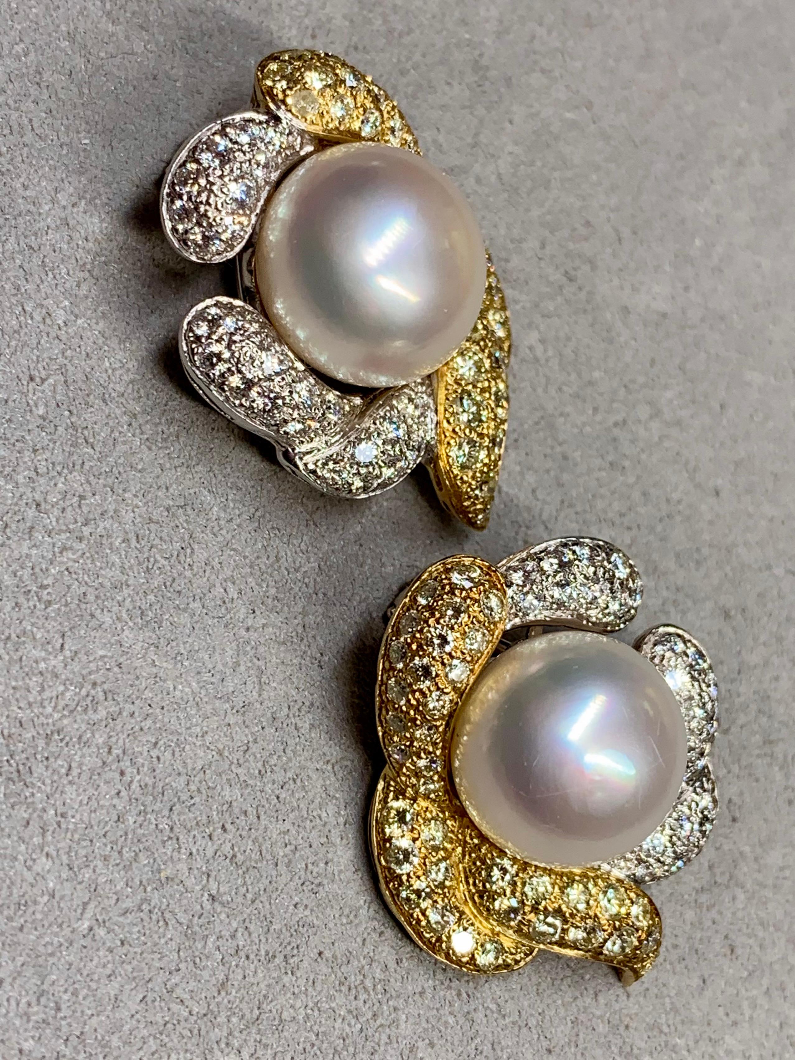 Estate 18K Two Tone Pavé Diamond South Sea Pearl Huggie Clip-On Earrings 4.25ctw In Good Condition For Sale In Winter Springs, FL
