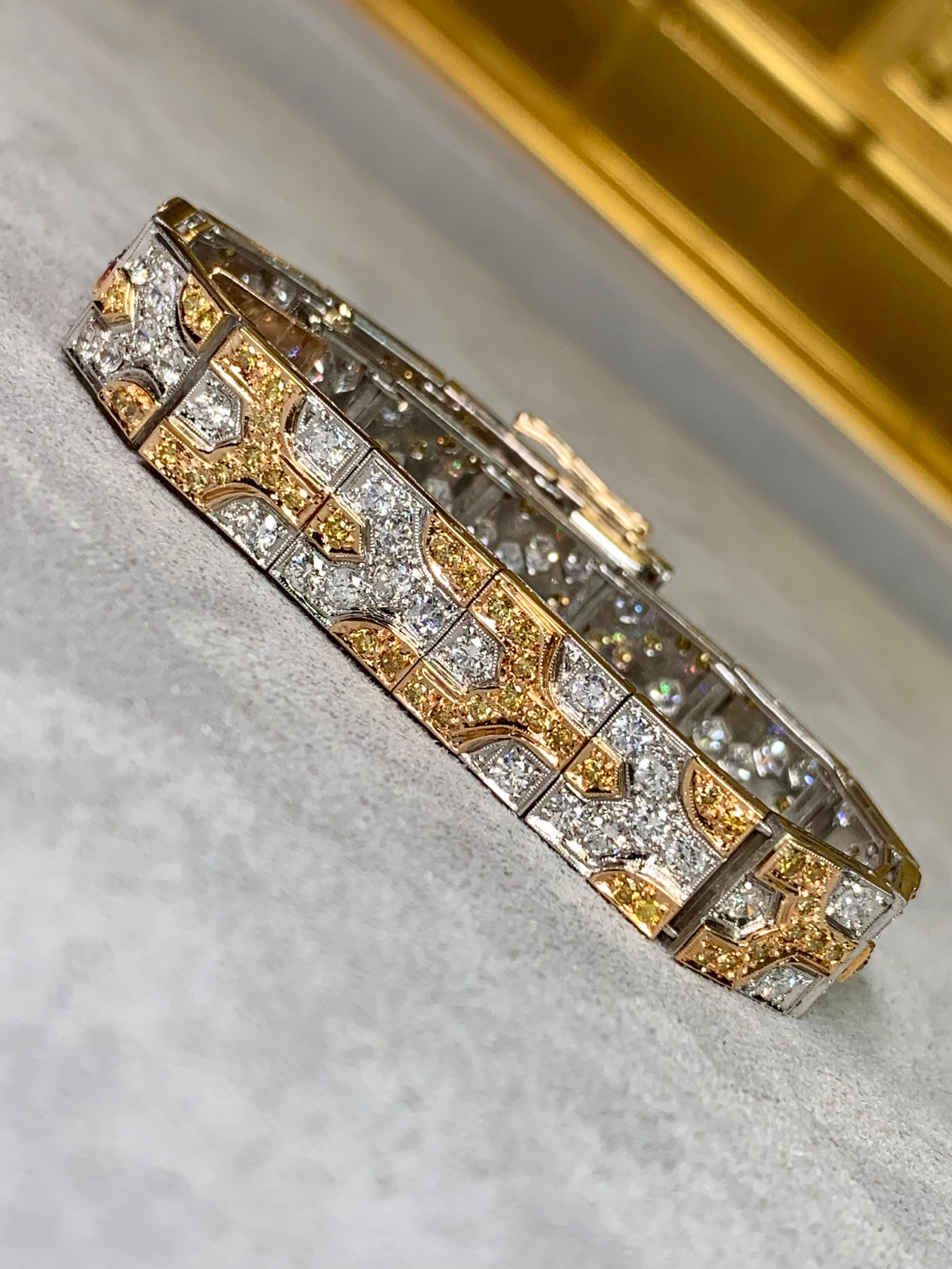 Estate 18K zwei Ton weiß Fancy gelb Diamant breite flache Linie Armband 10ctw (Rundschliff) im Angebot