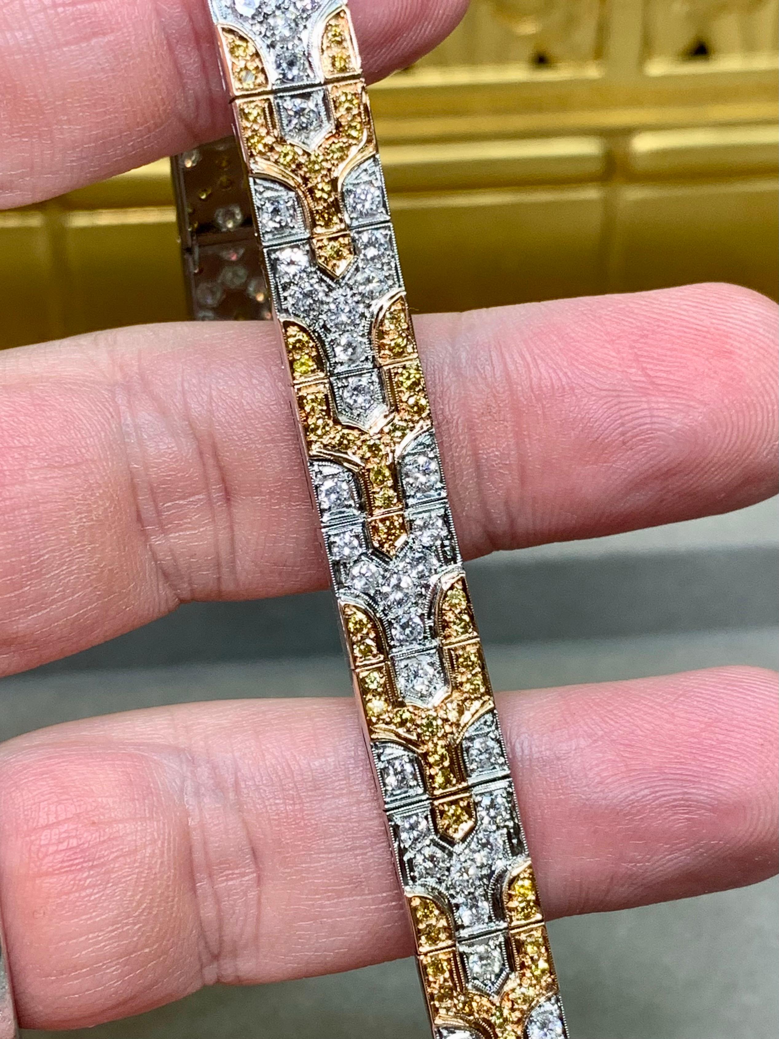 Estate 18K zwei Ton weiß Fancy gelb Diamant breite flache Linie Armband 10ctw für Damen oder Herren im Angebot