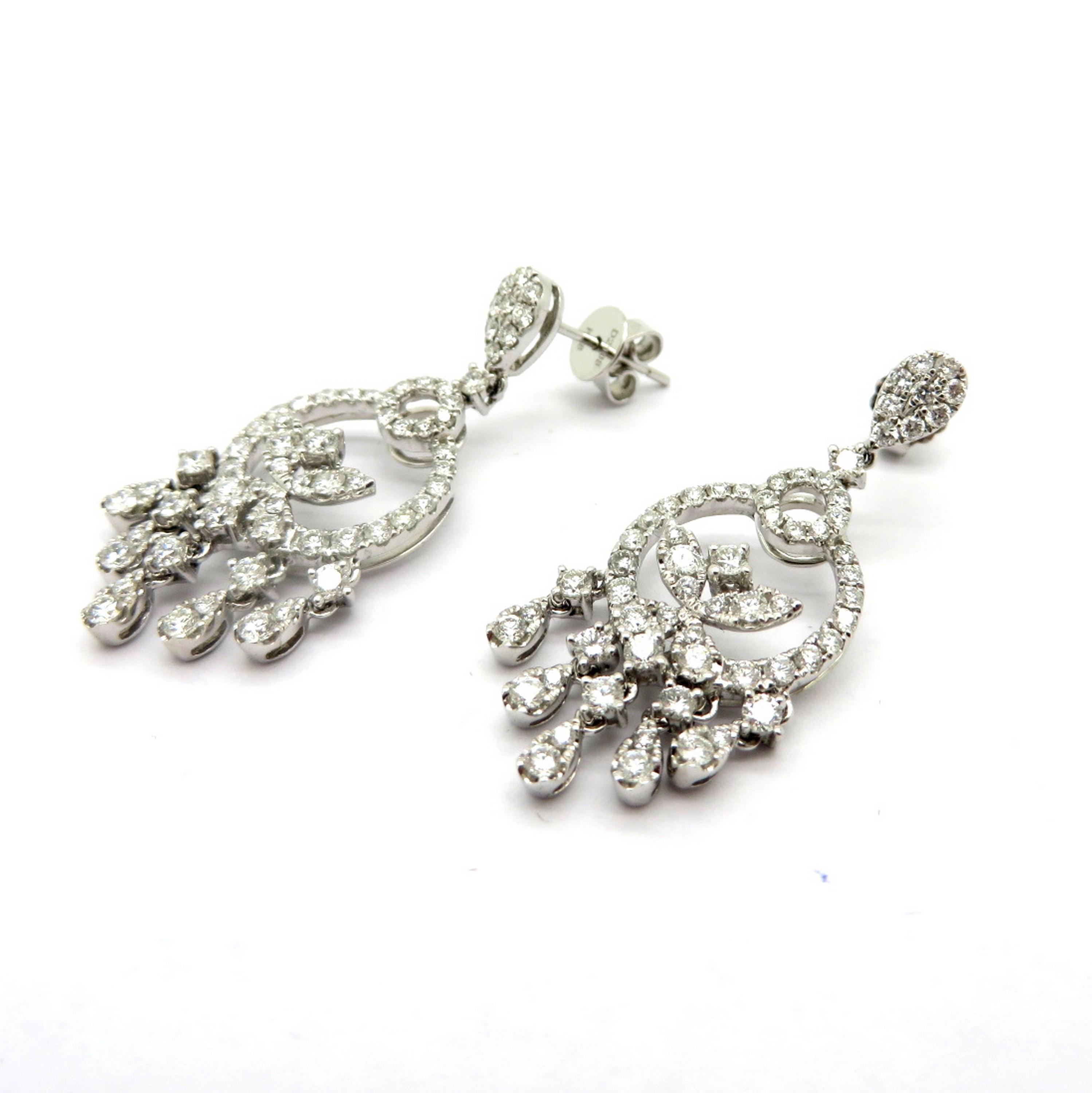 Round Cut Estate 18 Karat White Gold 2.10 Carat Round Diamond Dangle Chandelier Earrings For Sale