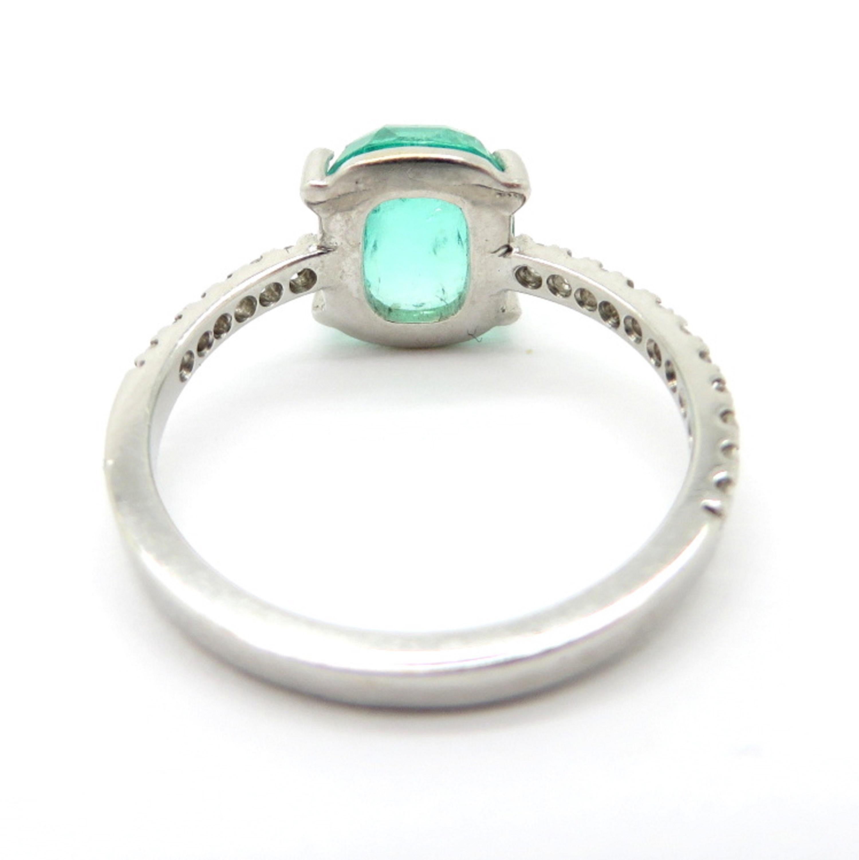 Estate 18 Karat White Gold 2.64 Carat Columbian Emerald and Diamond Ring In Excellent Condition For Sale In Scottsdale, AZ