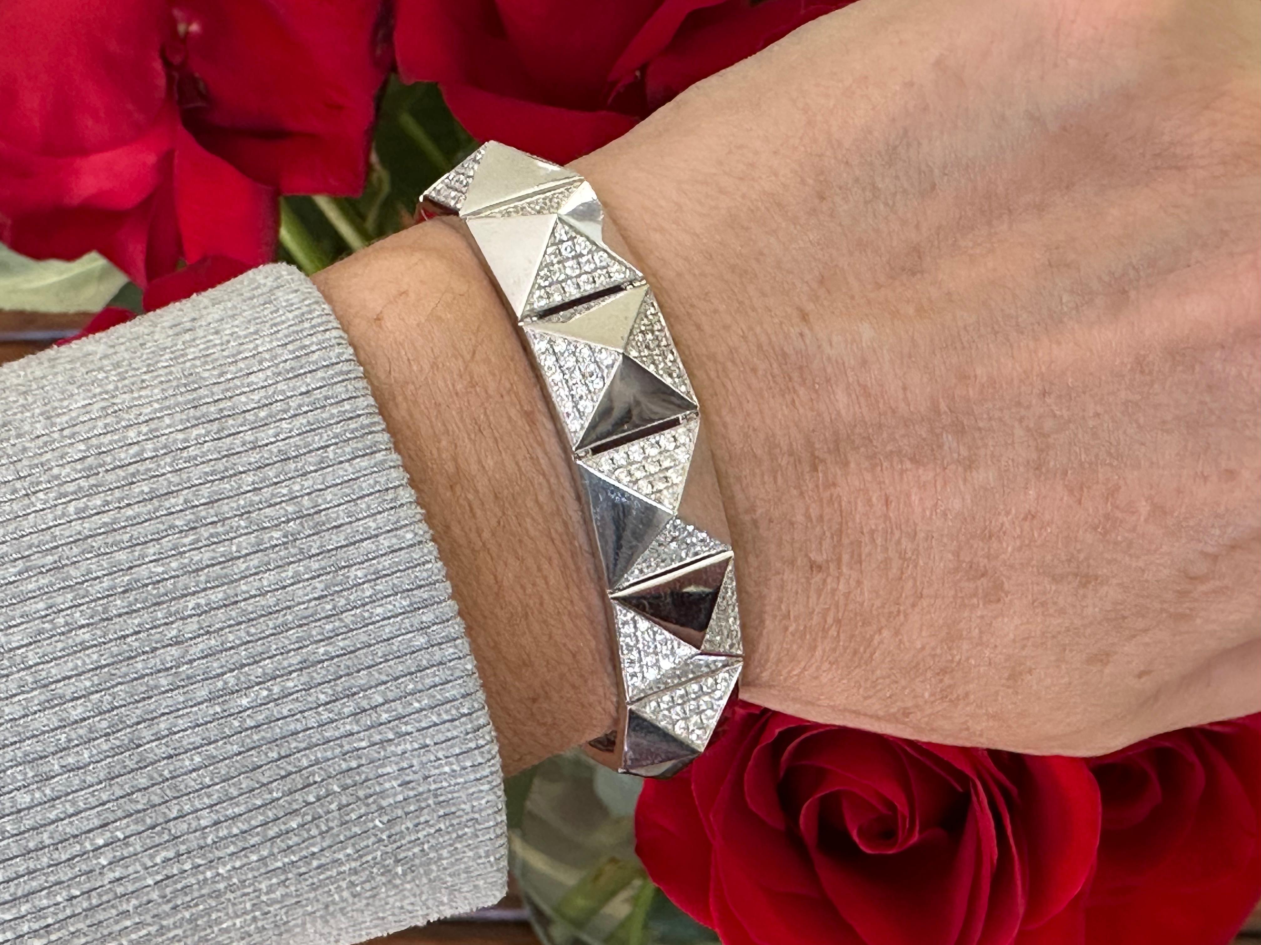 Estate 18K White Gold and Pave Diamond Pyramid Link Bracelet For Sale 6