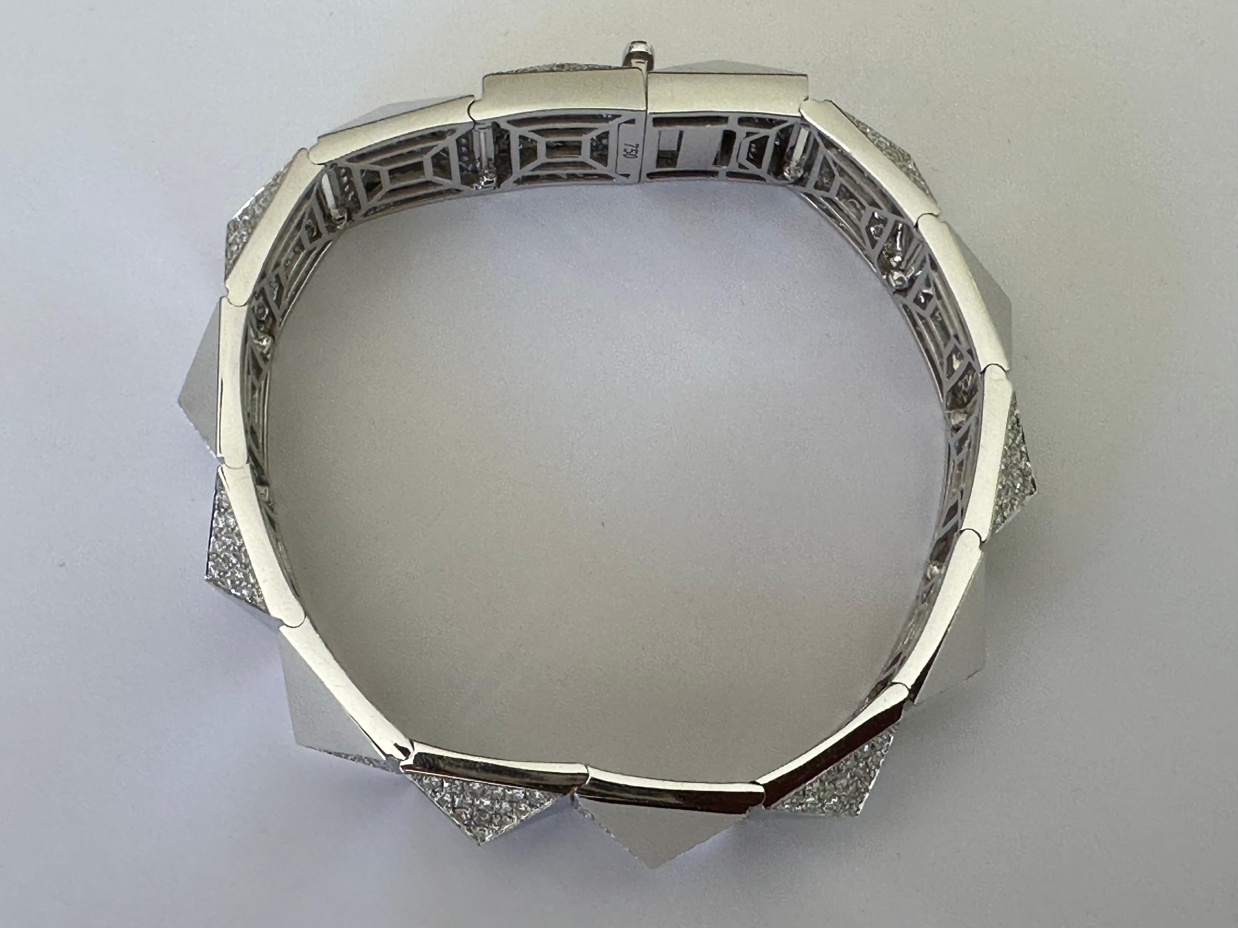 Estate 18K White Gold and Pave Diamond Pyramid Link Bracelet For Sale 4