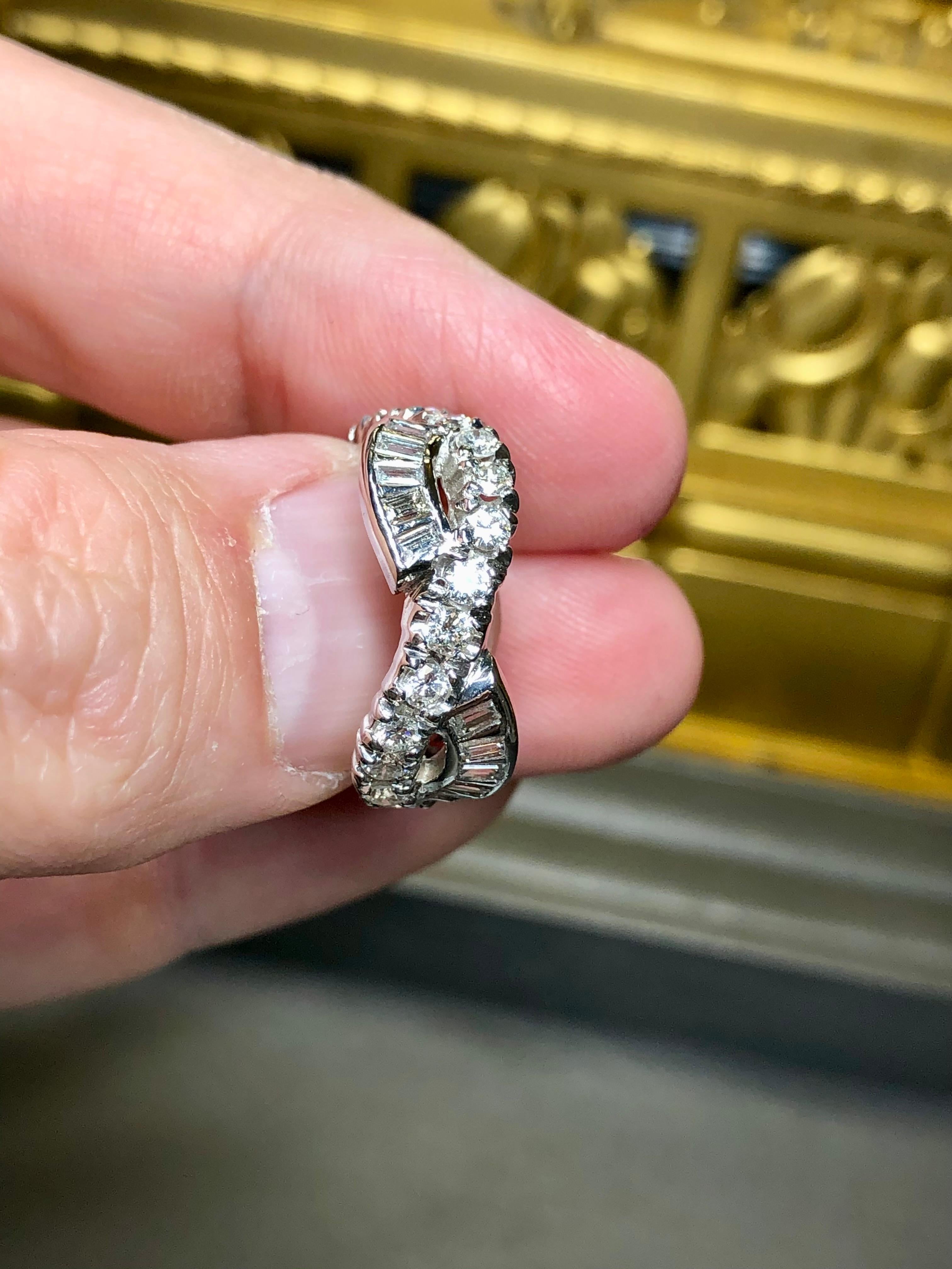 Round Cut Estate 18K White Gold Baguette Round Diamond G - Vs Wave Eternity Band 3.40cttw For Sale
