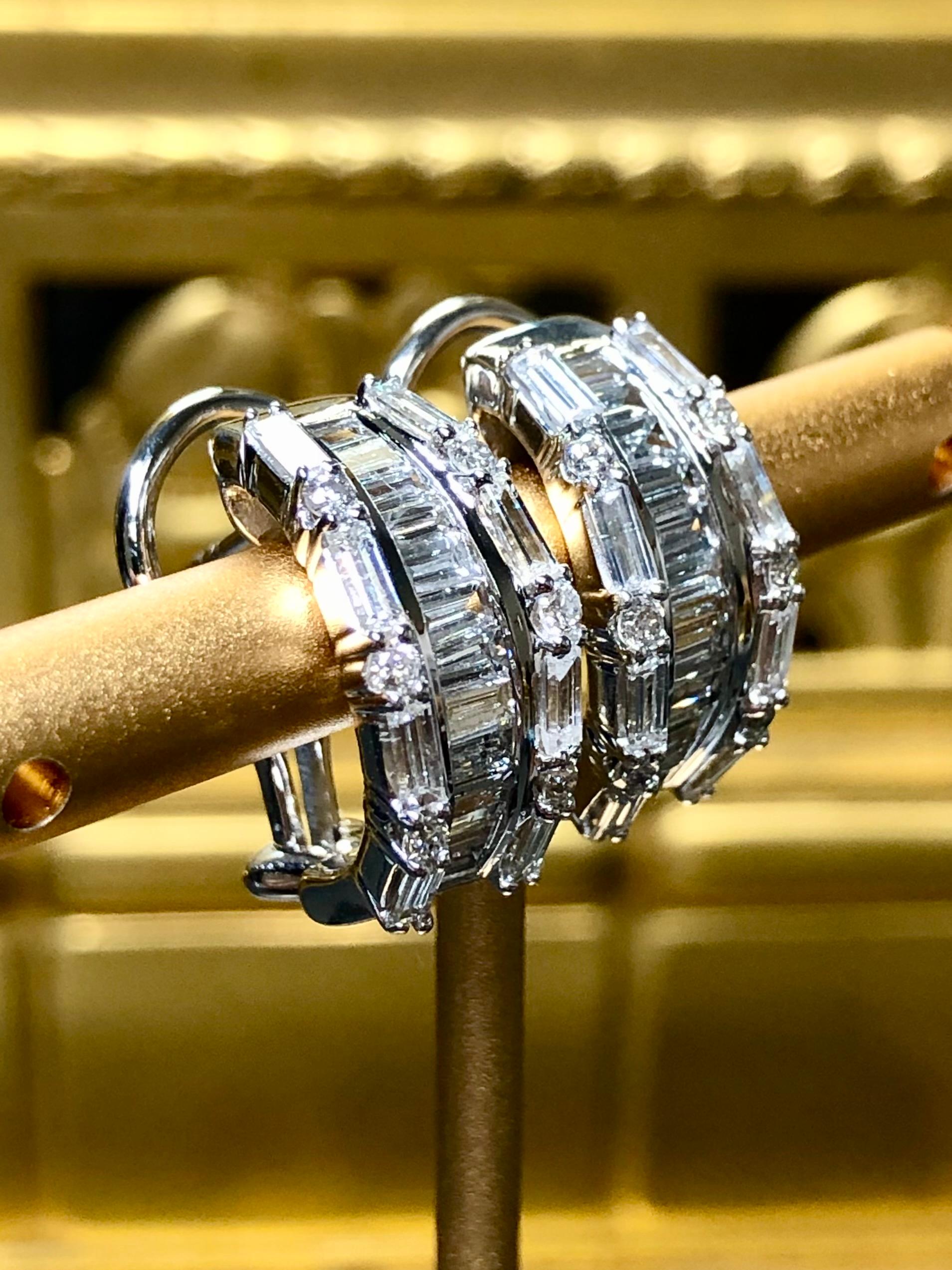Contemporary Estate 18K White Gold Baguette Round Diamond Shrimp Huggie Earrings 2.60cttw For Sale