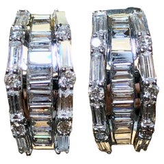 Pendientes Estate de oro blanco de 18 quilates con diamantes redondos baguette 2,60 ctw