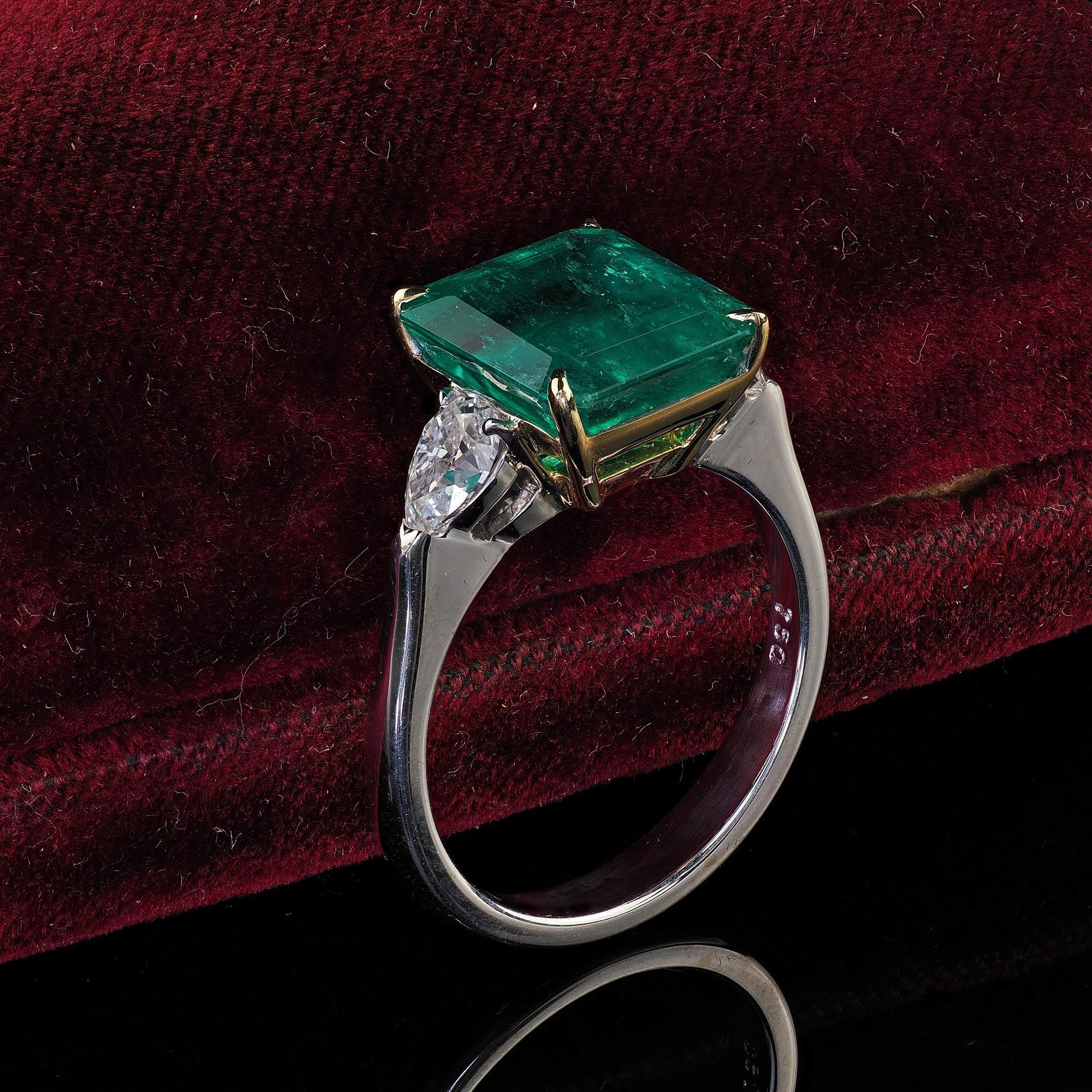 Contemporary Estate 18K White Gold Colombian Emerald and Pear Diamond Engagement Ring - GIA For Sale
