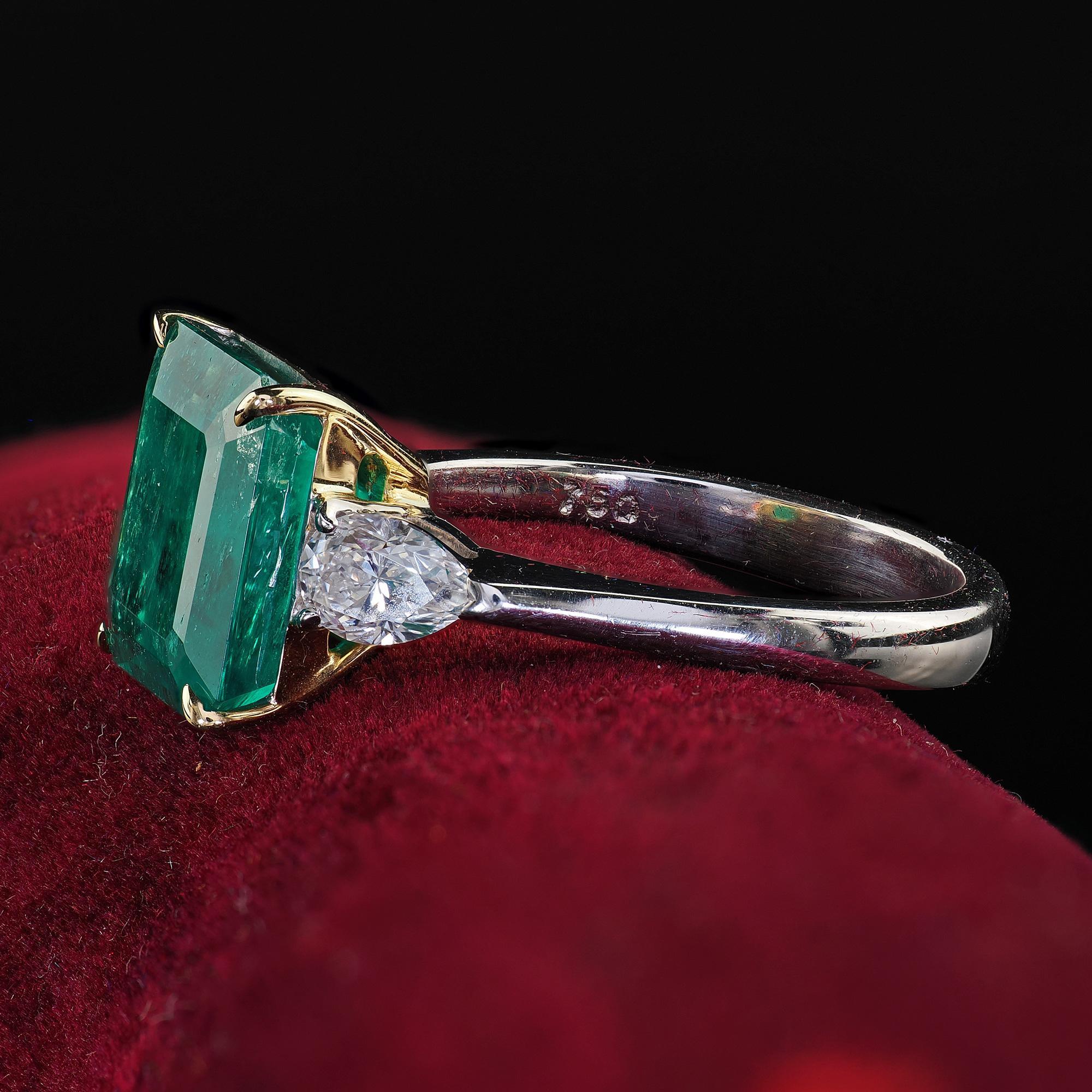 Estate 18K White Gold Colombian Emerald and Pear Diamond Engagement Ring - GIA In Good Condition For Sale In Great Neck, NY