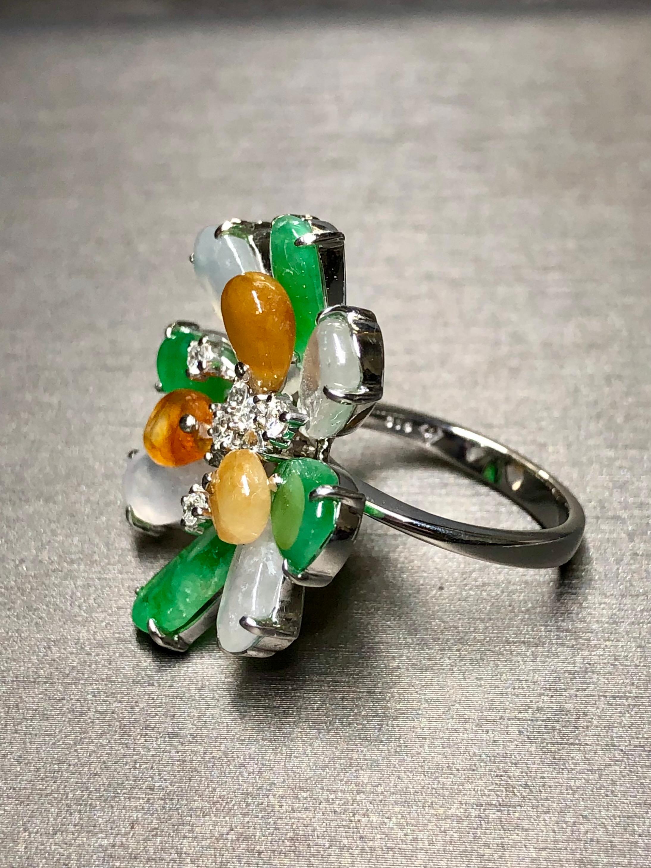 Contemporary Estate 18K White Gold Crystal Green Amber Jade Diamond Star Cocktail Ring Sz 6.5 For Sale