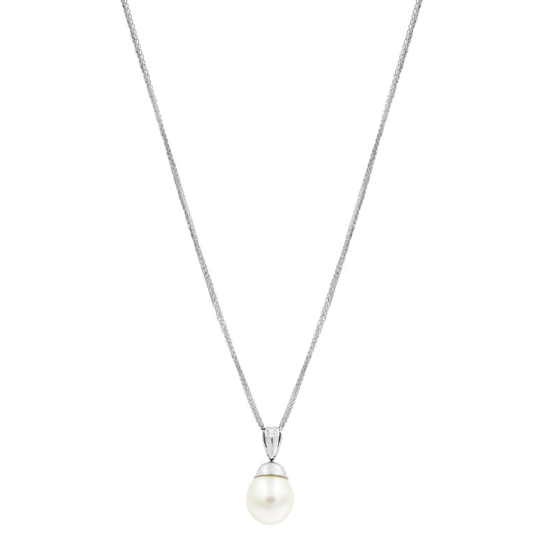 Estate 18 Karat White Gold Diamond and Pearl Necklace For Sale at 1stDibs